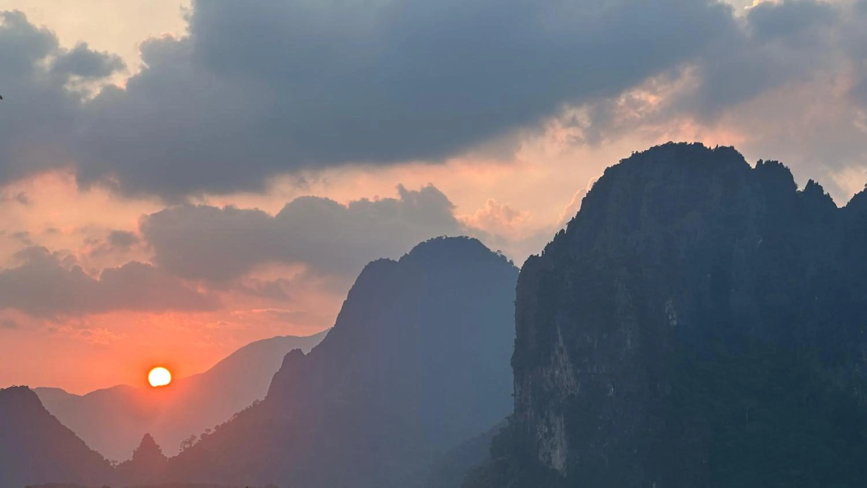 Sunset in Champa Inn Hotel