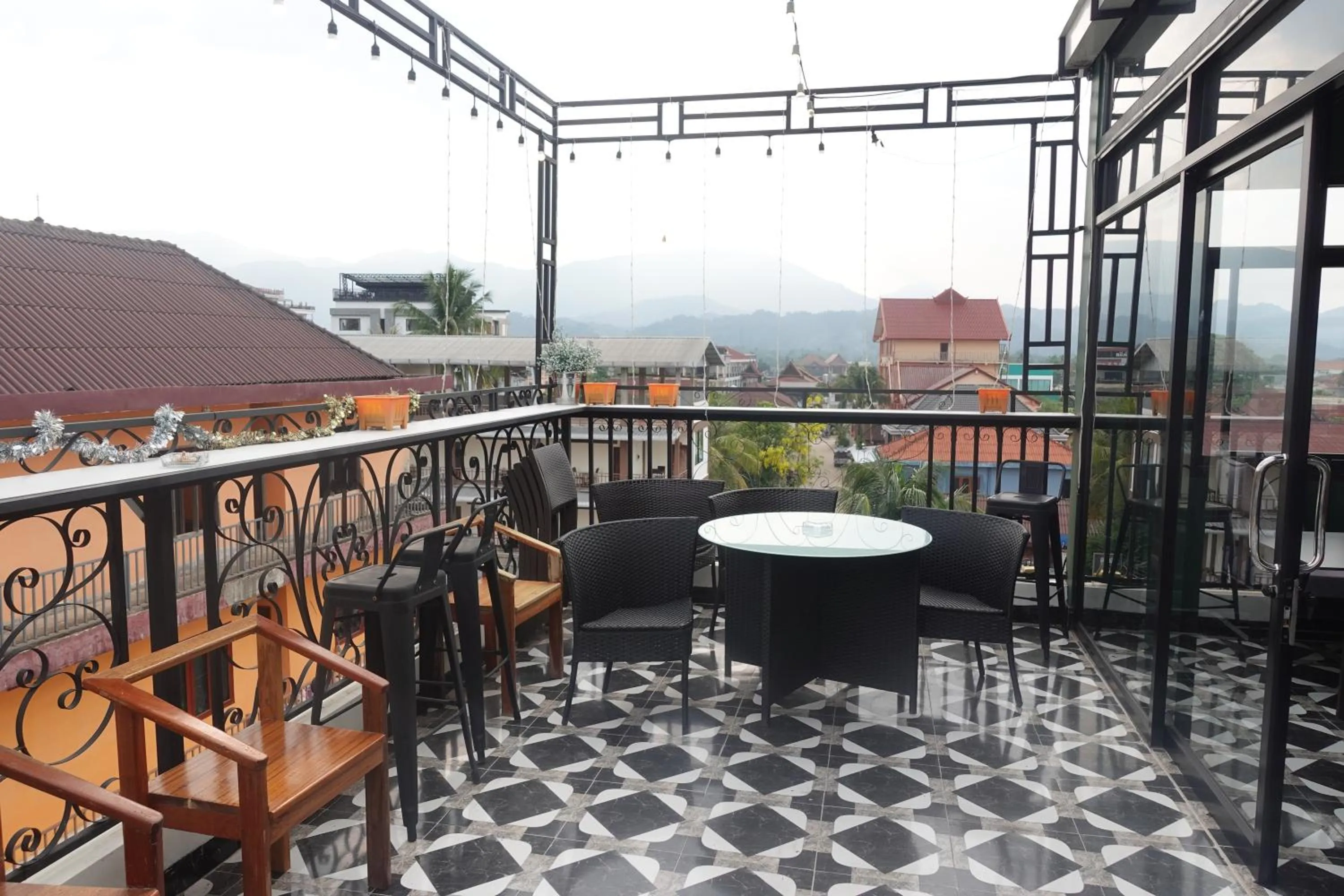 Seating area in Champa Inn Hotel