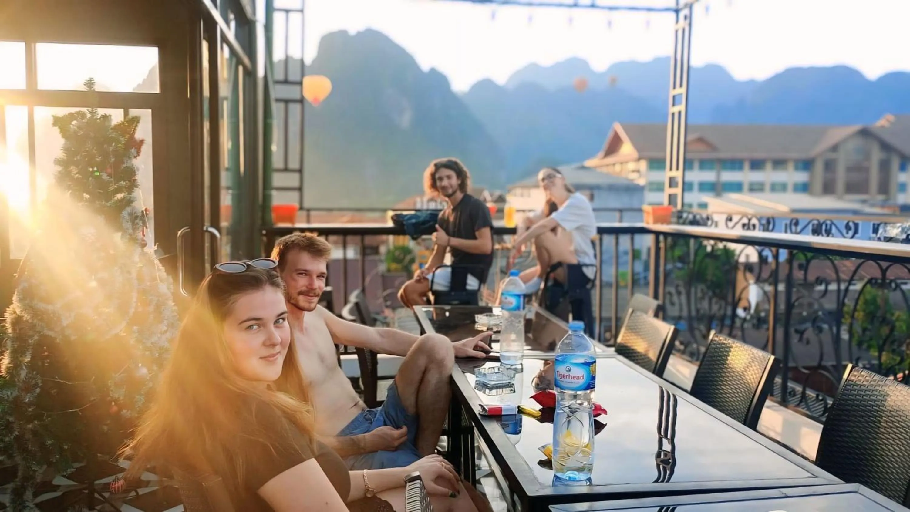 Restaurant/places to eat in Champa Inn Hotel