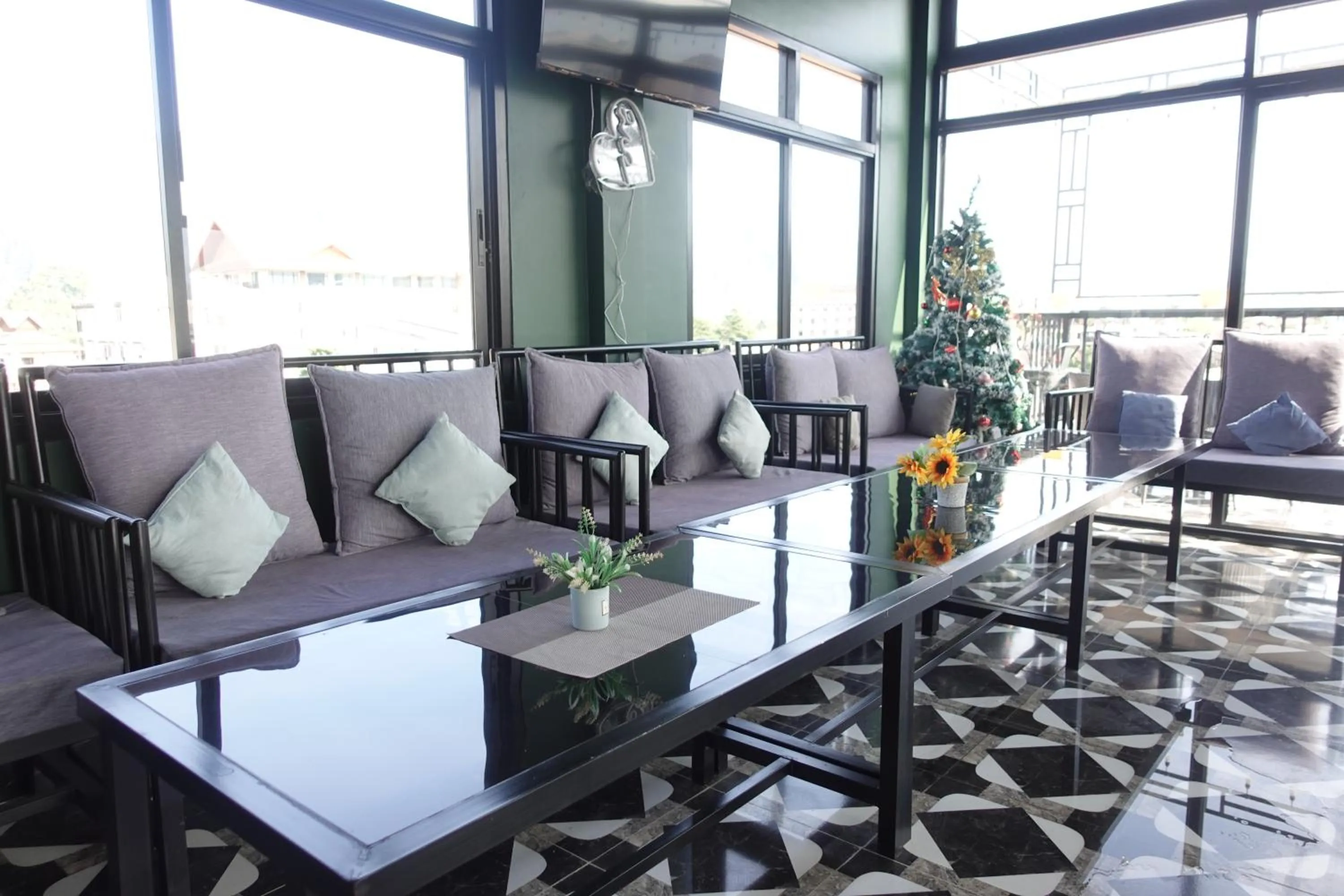 Food and drinks in Champa Inn Hotel