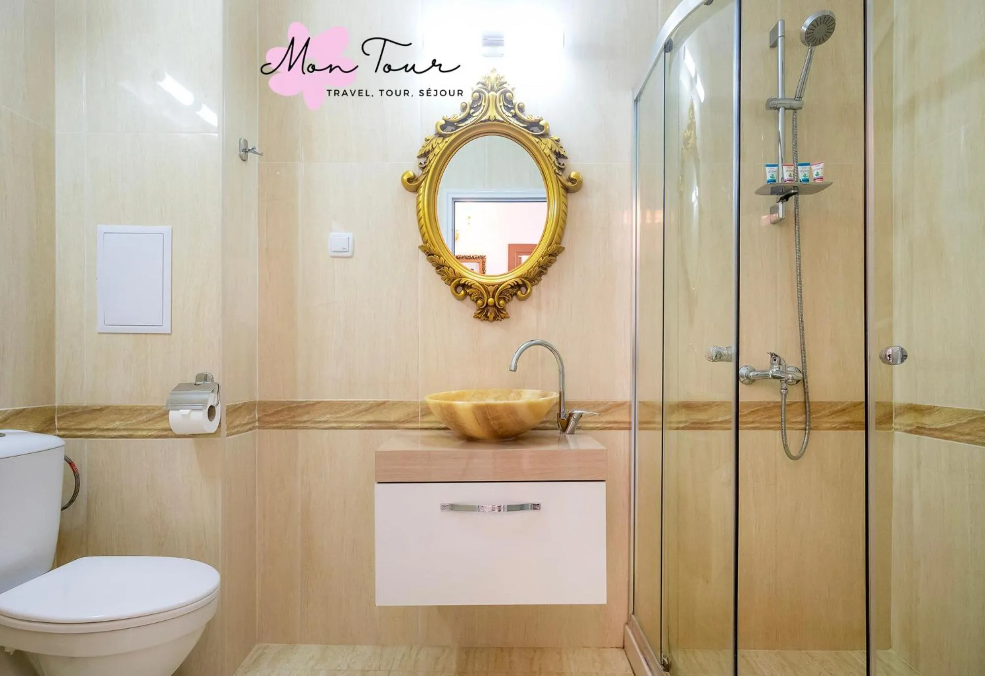 Shower in Mon Tour apartments