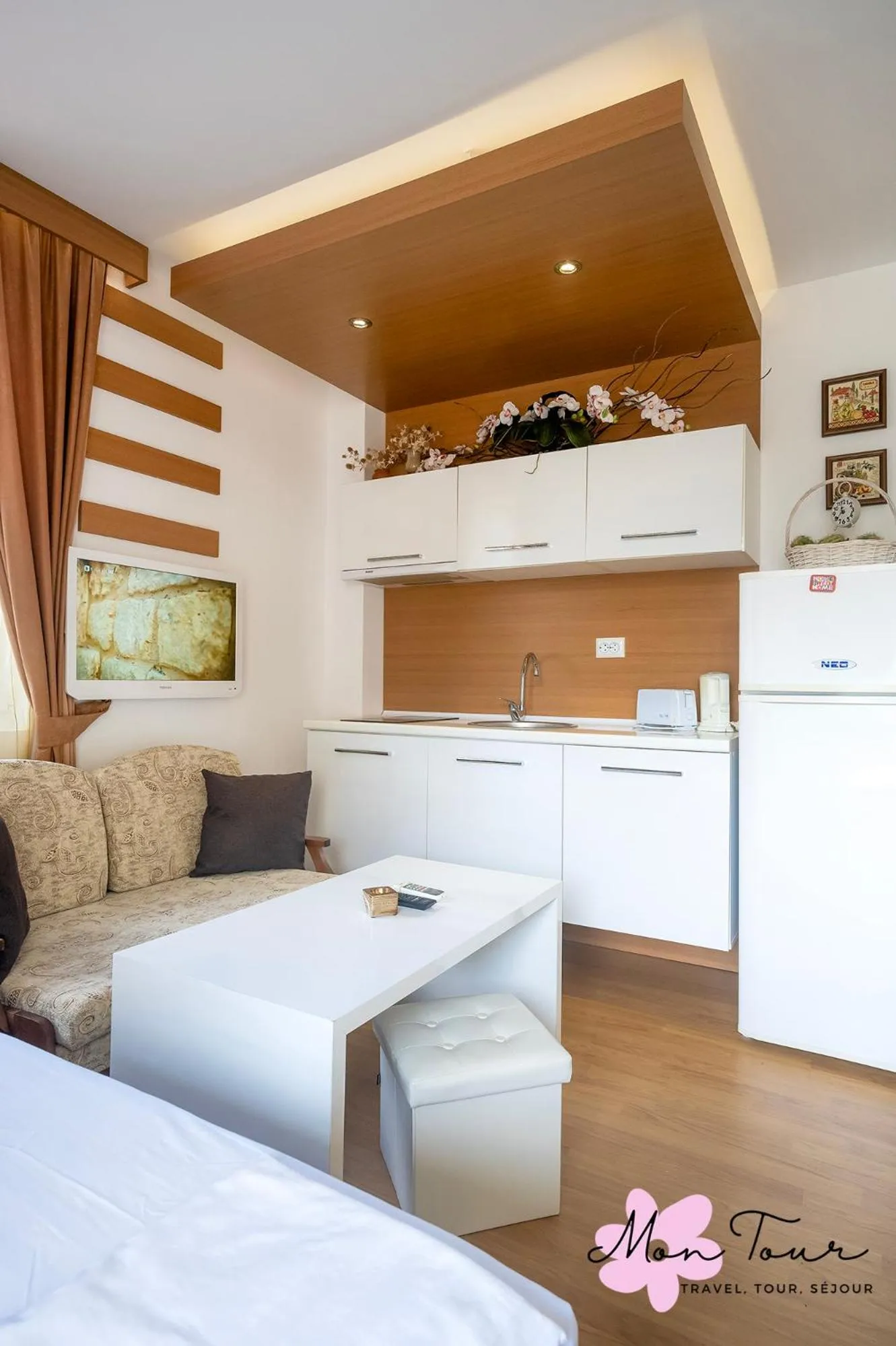 TV and multimedia, Bed in Mon Tour apartments