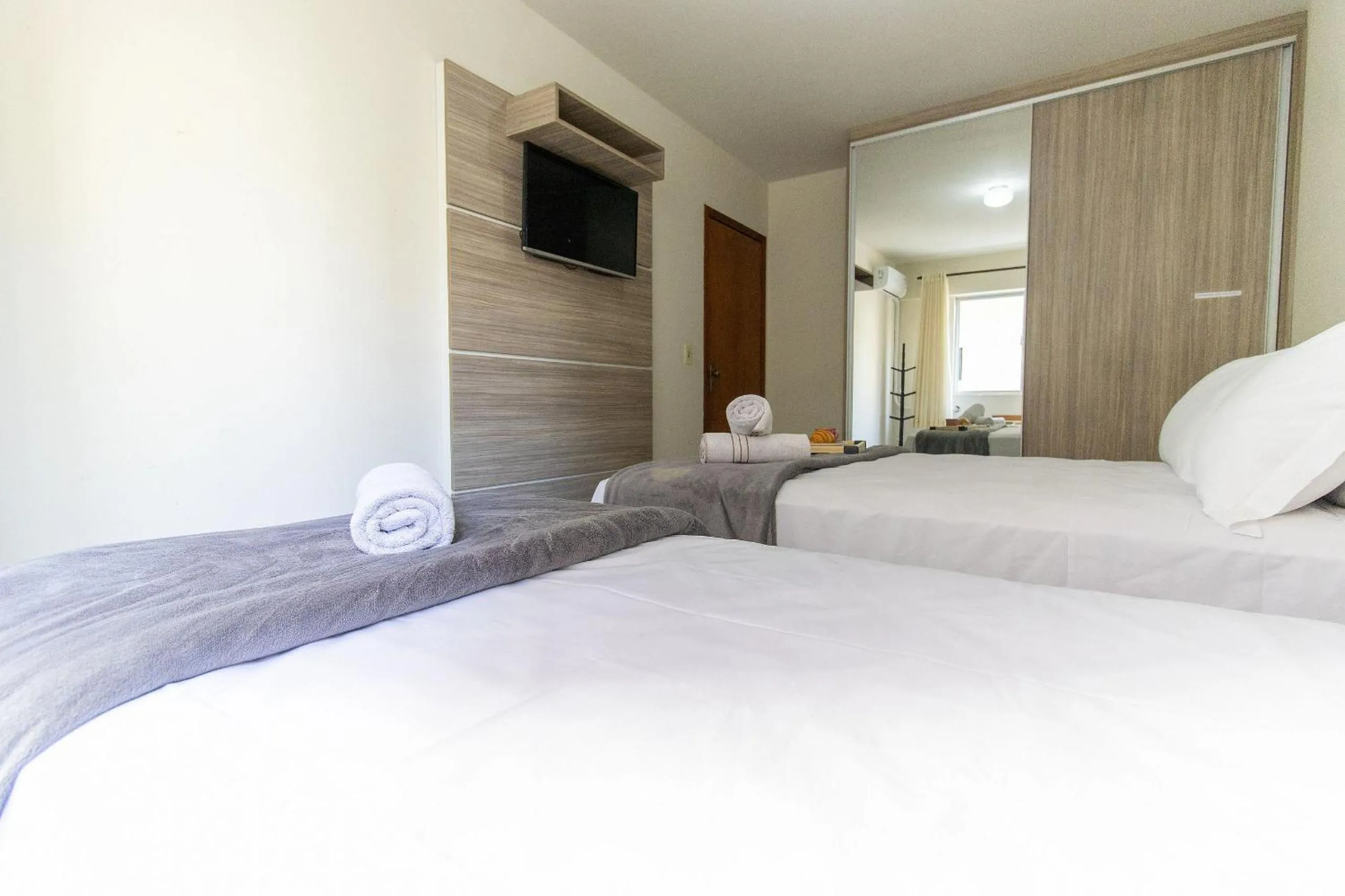Bedroom, Bed in VNZ42B - Climatizado, Quadra Mar, Garagem, Wi-Fi