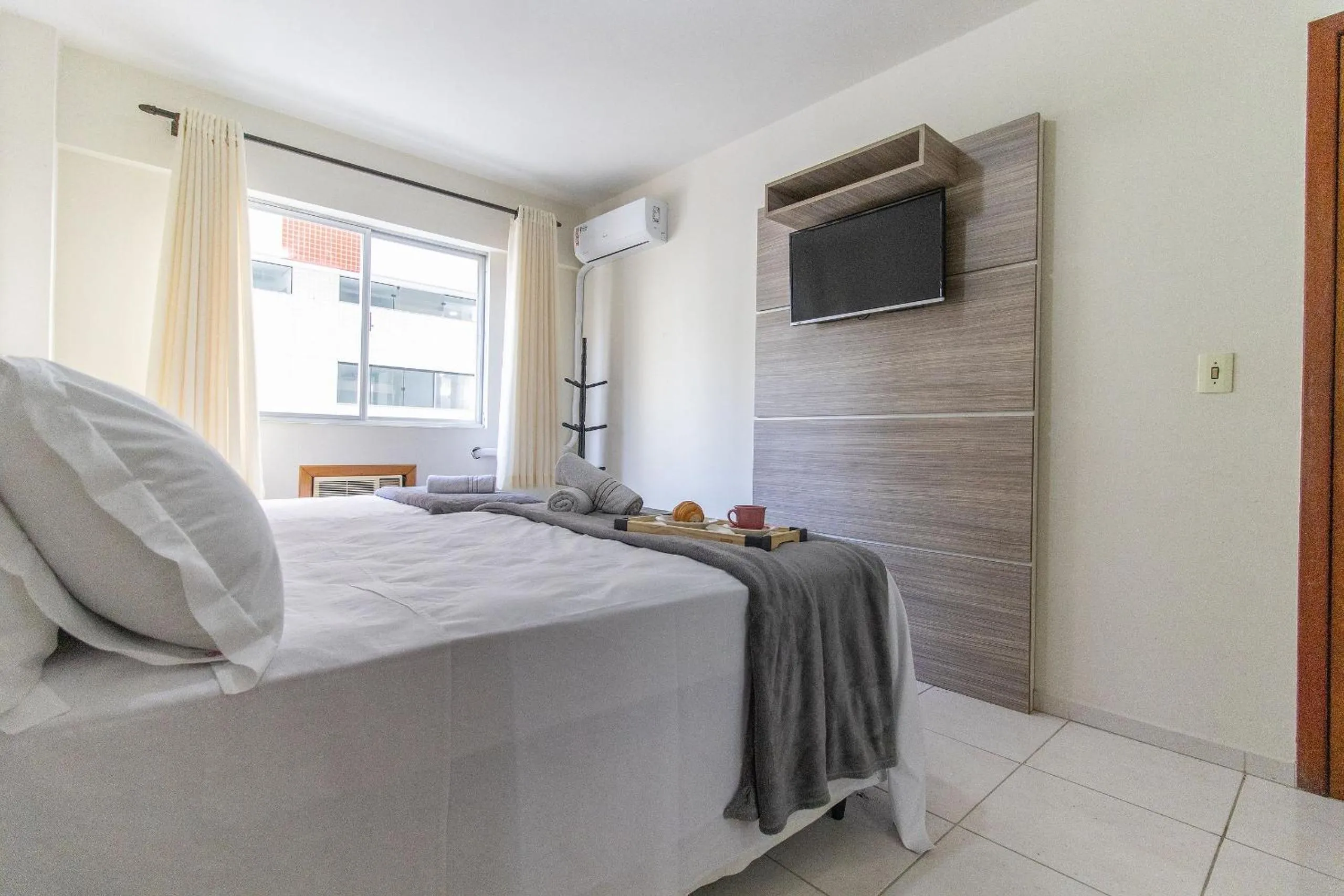 Bedroom, Bed in VNZ42B - Climatizado, Quadra Mar, Garagem, Wi-Fi