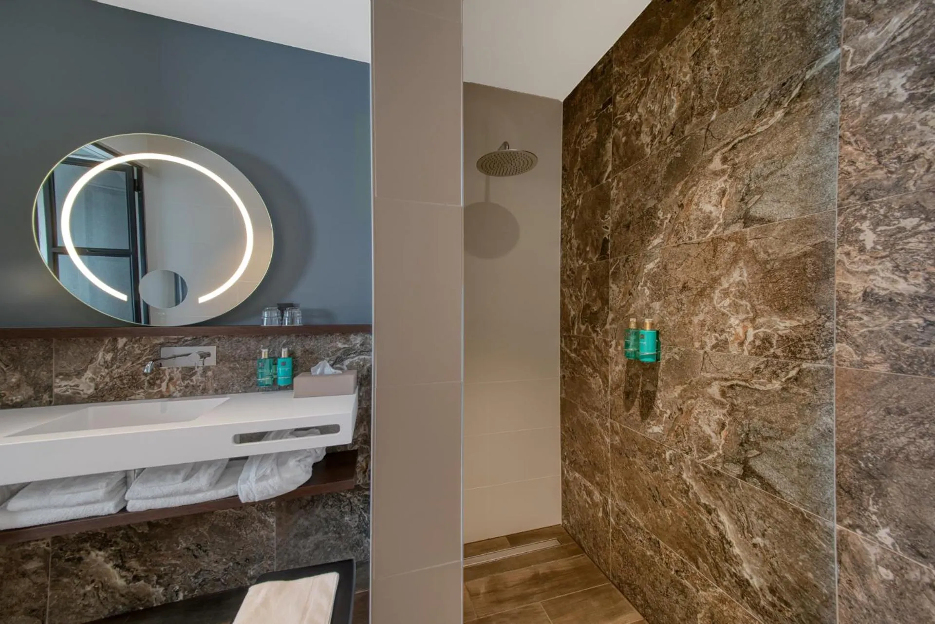 Bathroom in Hotel de Schelde