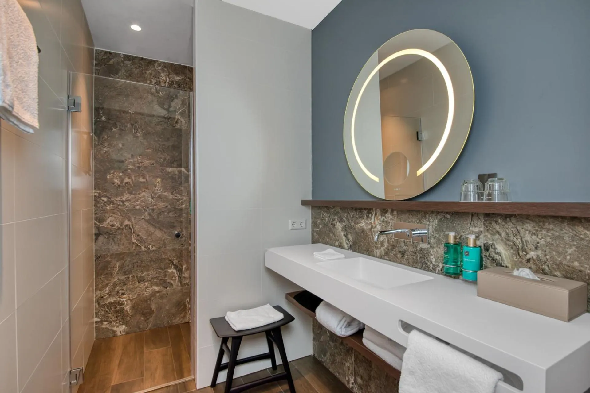 Bathroom in Hotel de Schelde