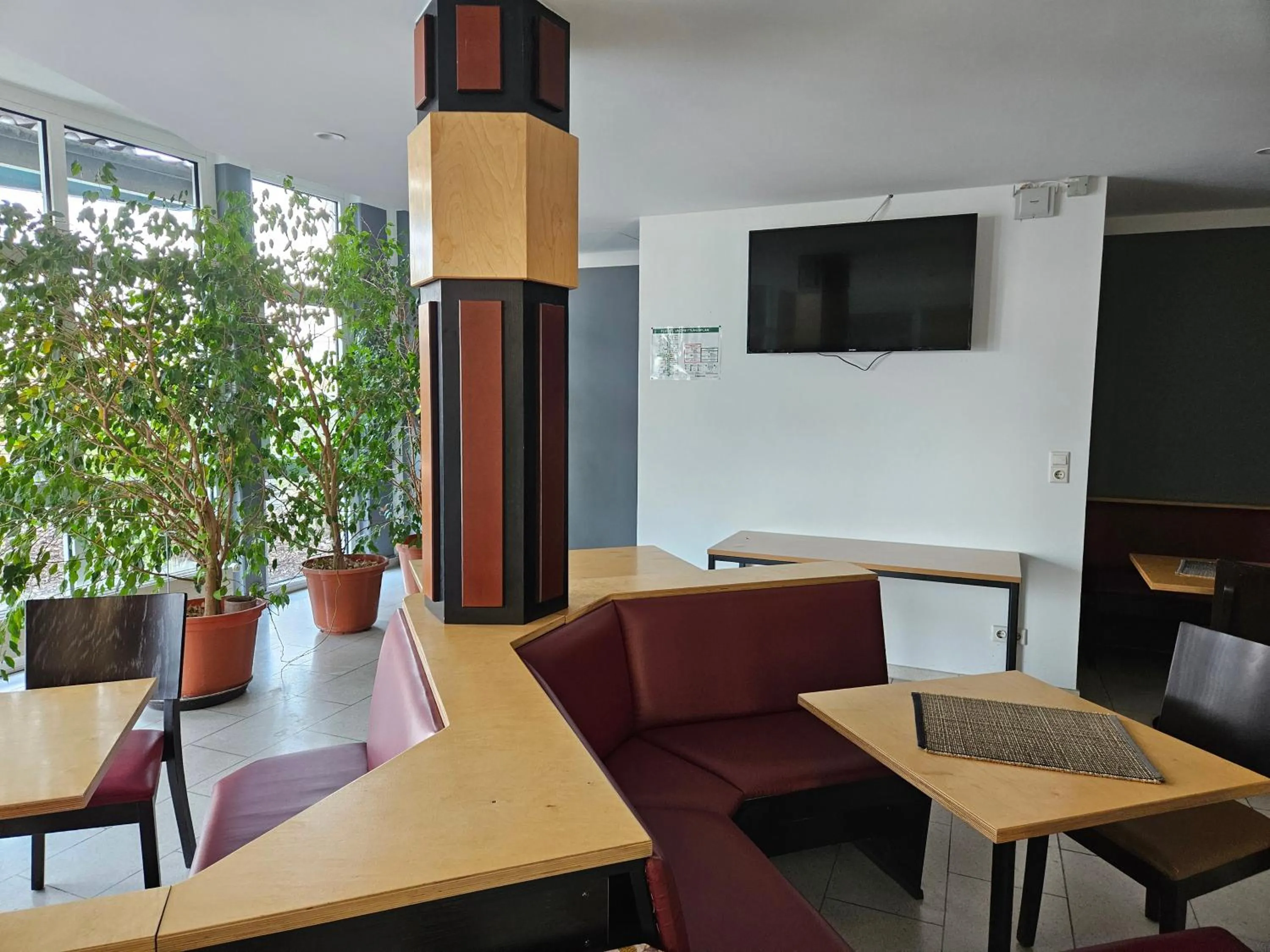 Communal lounge/ TV room in MAGNET Boardinghouse