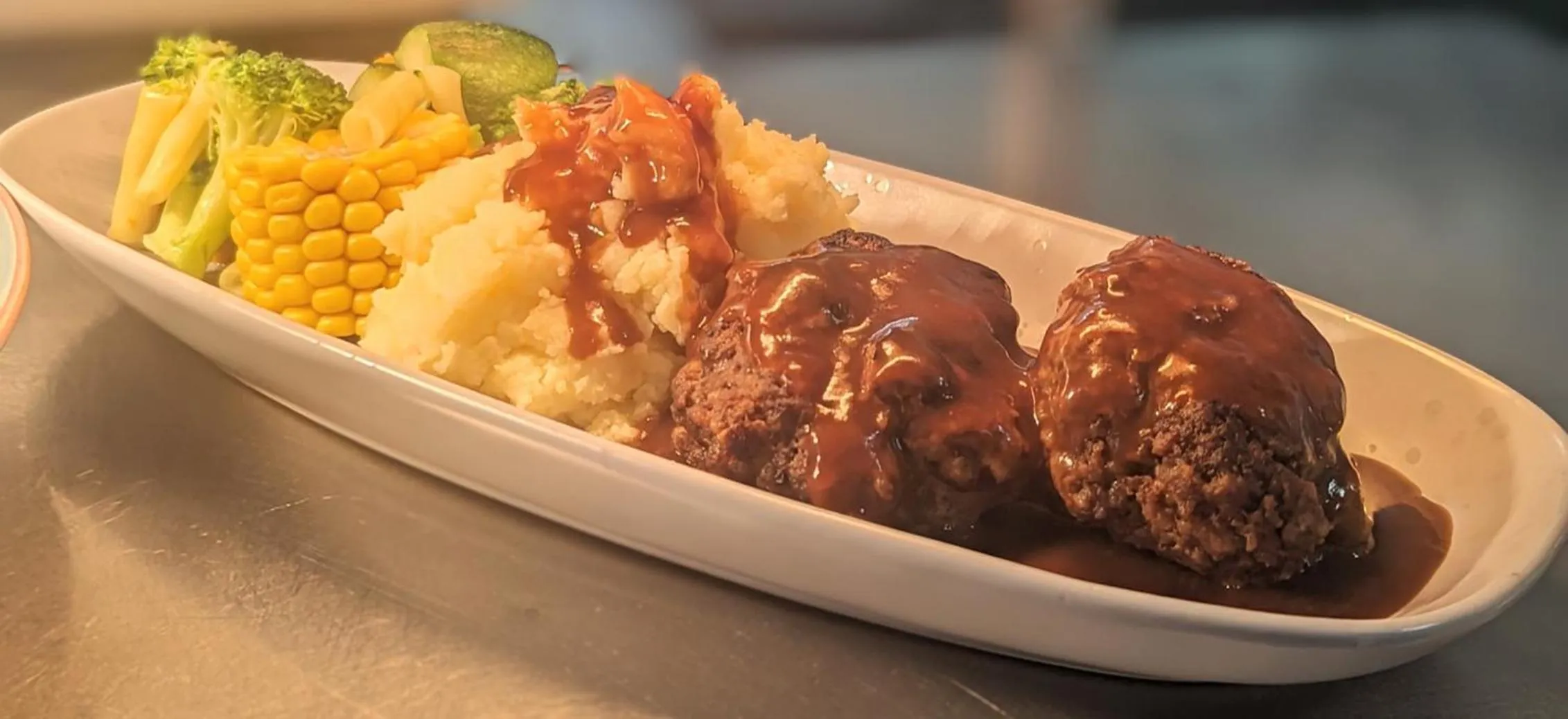 Food in GRAND CENTRAL HOTEL PROSERPINE