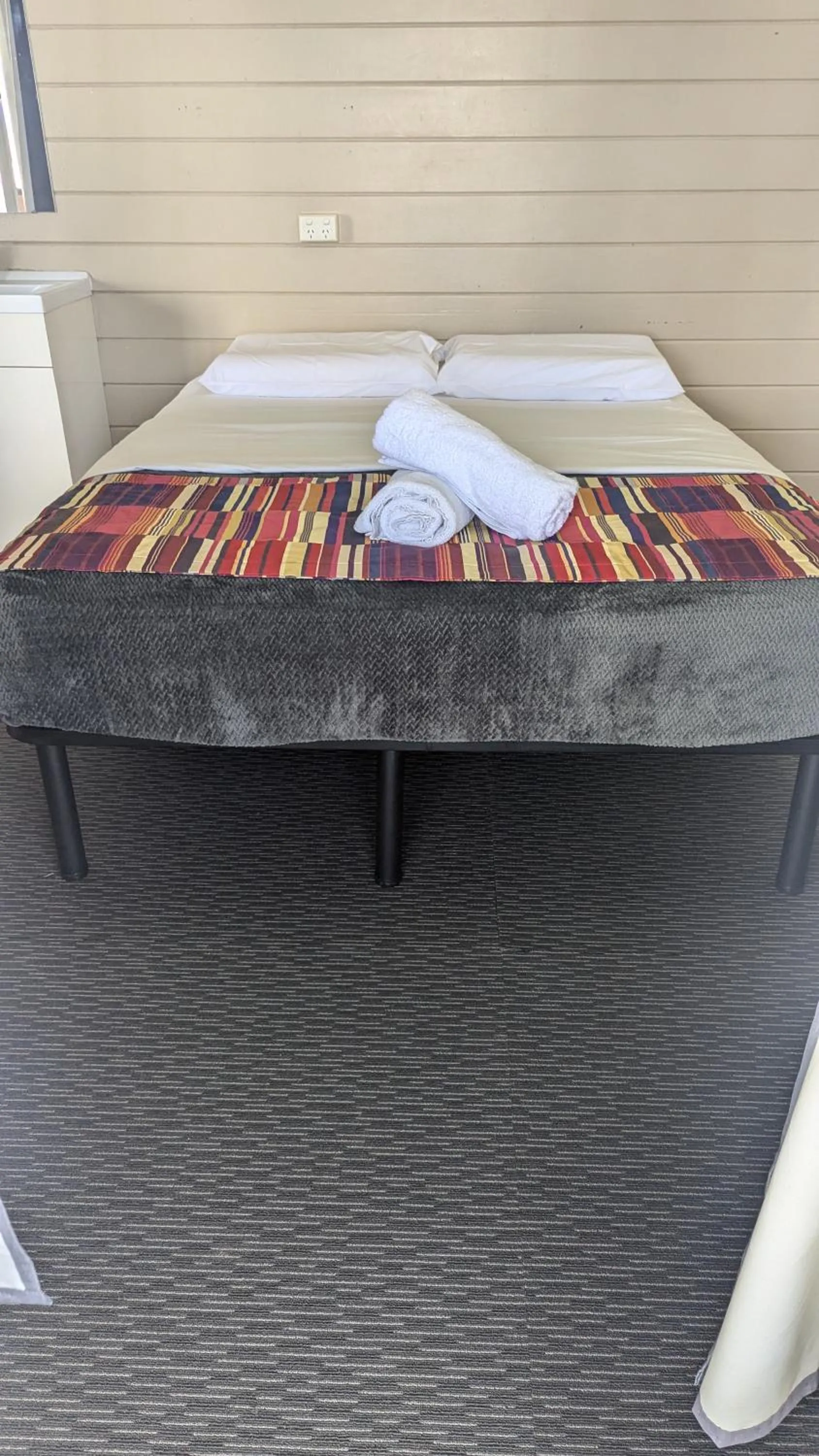 Bed in GRAND CENTRAL HOTEL PROSERPINE