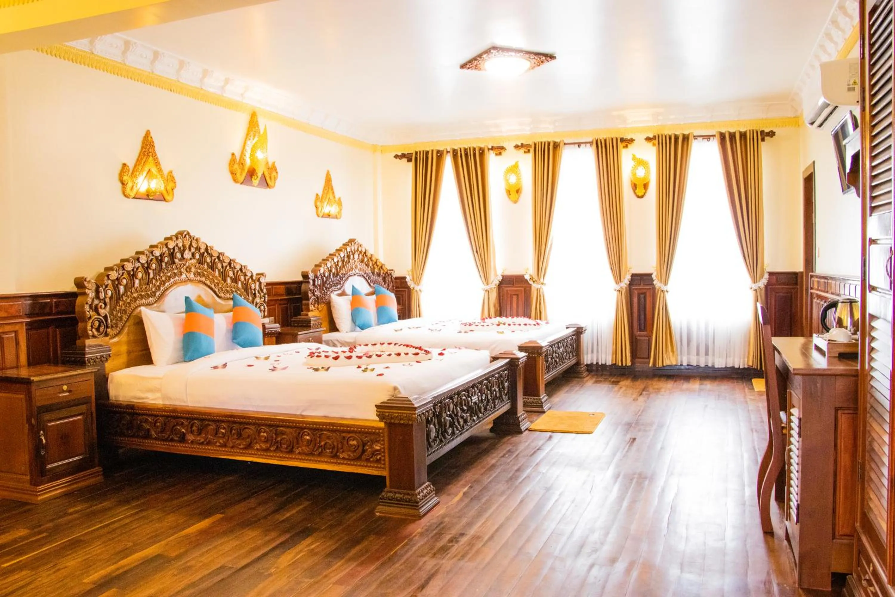 View (from property/room), Bed in Puok Hotel