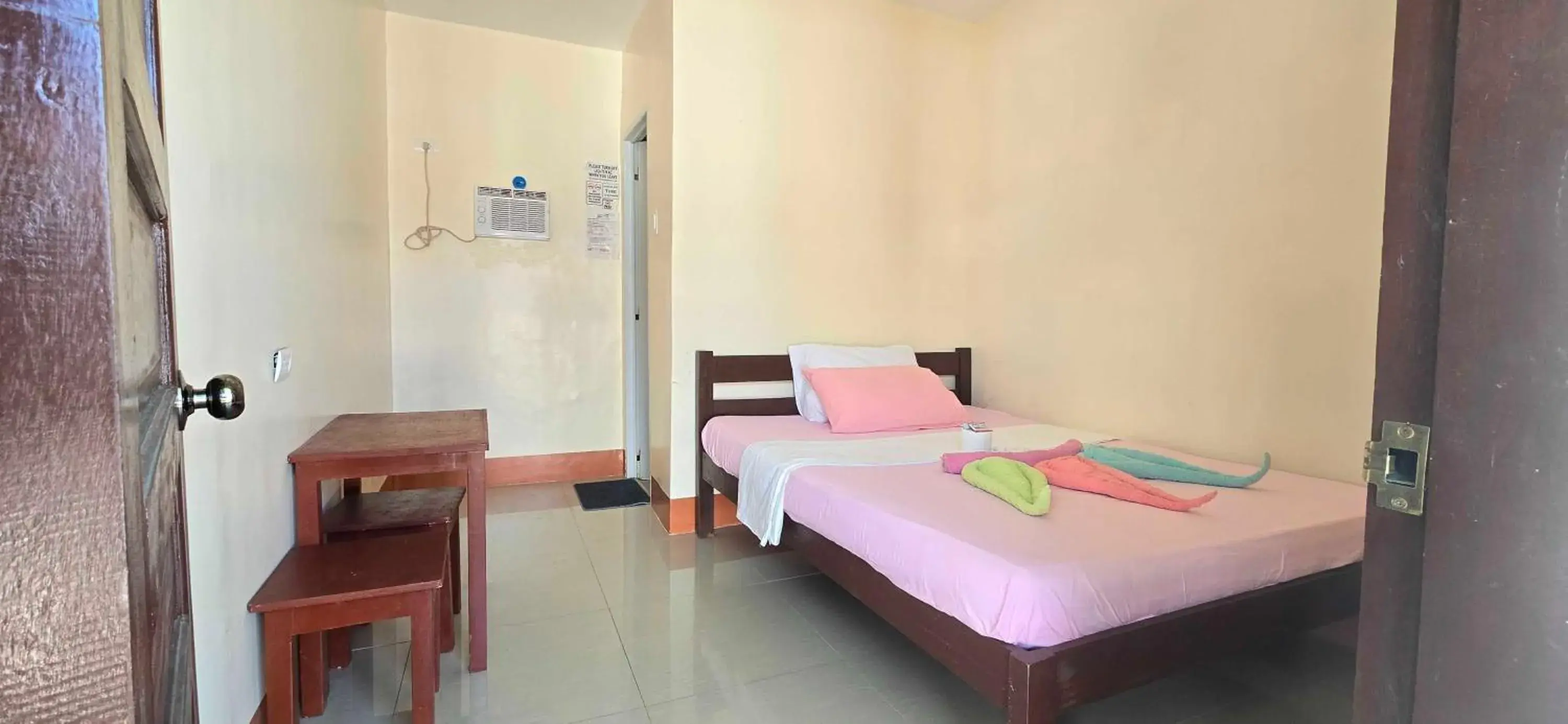 Bedroom, Bed in OYO 1121 JUNLYN APARTELLE Bedroom, Bed in OYO 1121 JUNLYN APARTELLE