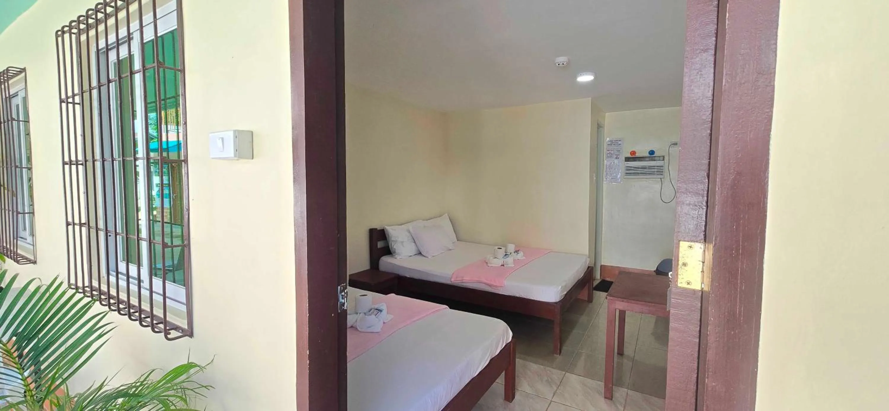 Bedroom, Bed in OYO 1121 JUNLYN APARTELLE