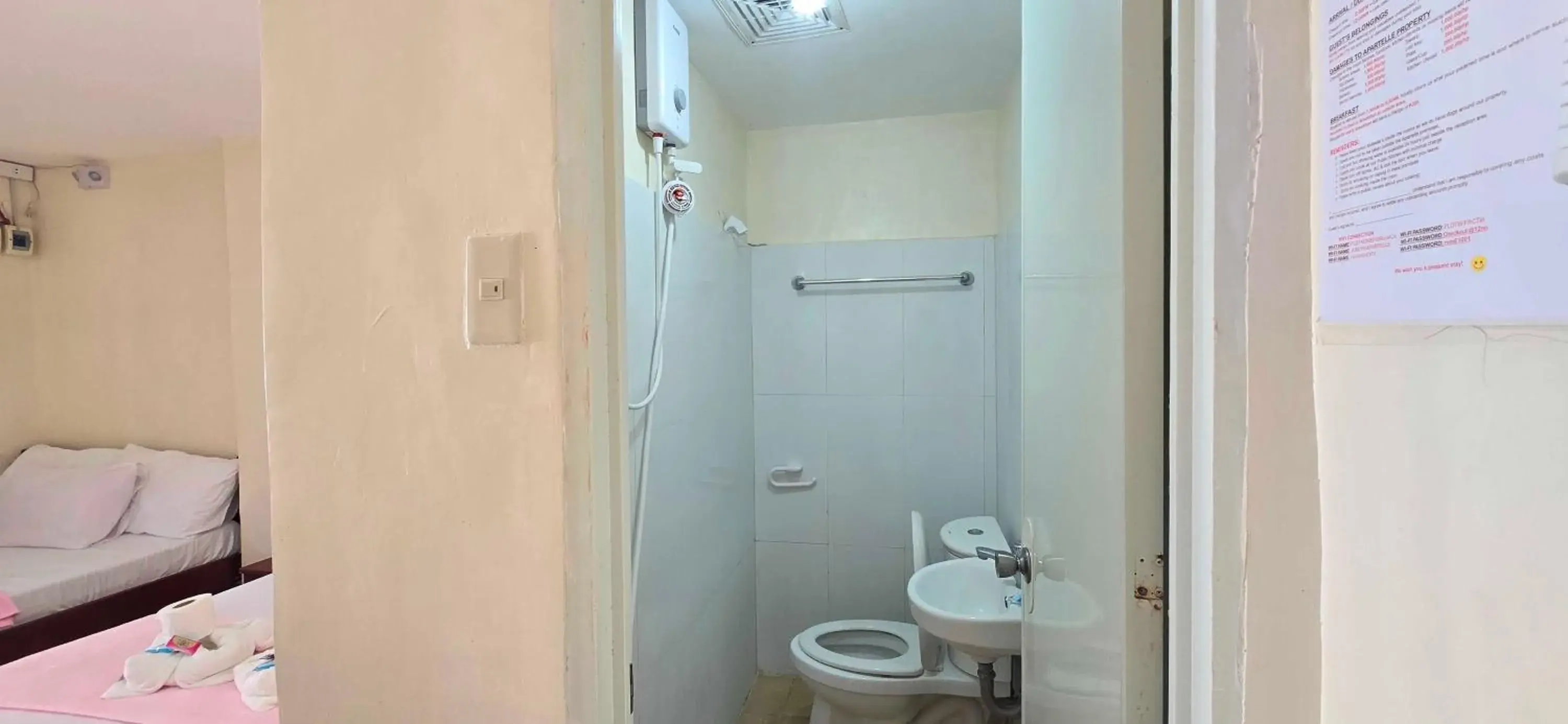 Bedroom in OYO 1121 JUNLYN APARTELLE Bedroom in OYO 1121 JUNLYN APARTELLE