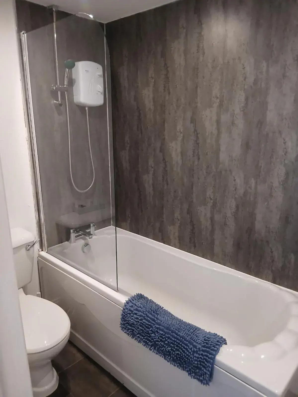 Standard Twin Room in The Downe Arms Inn Standard Twin Room in The Downe Arms Inn