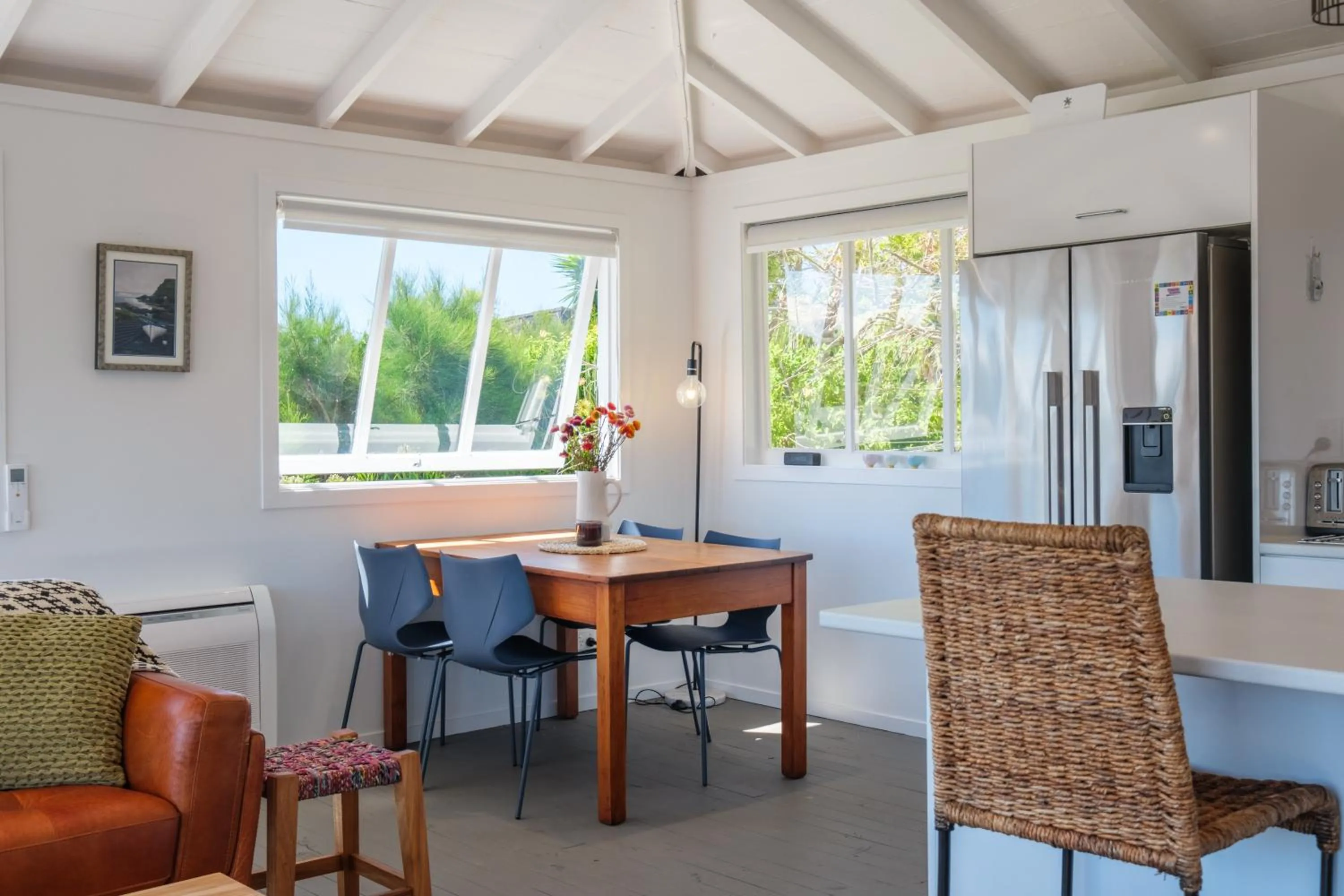 Dining area in Gulf Island Views