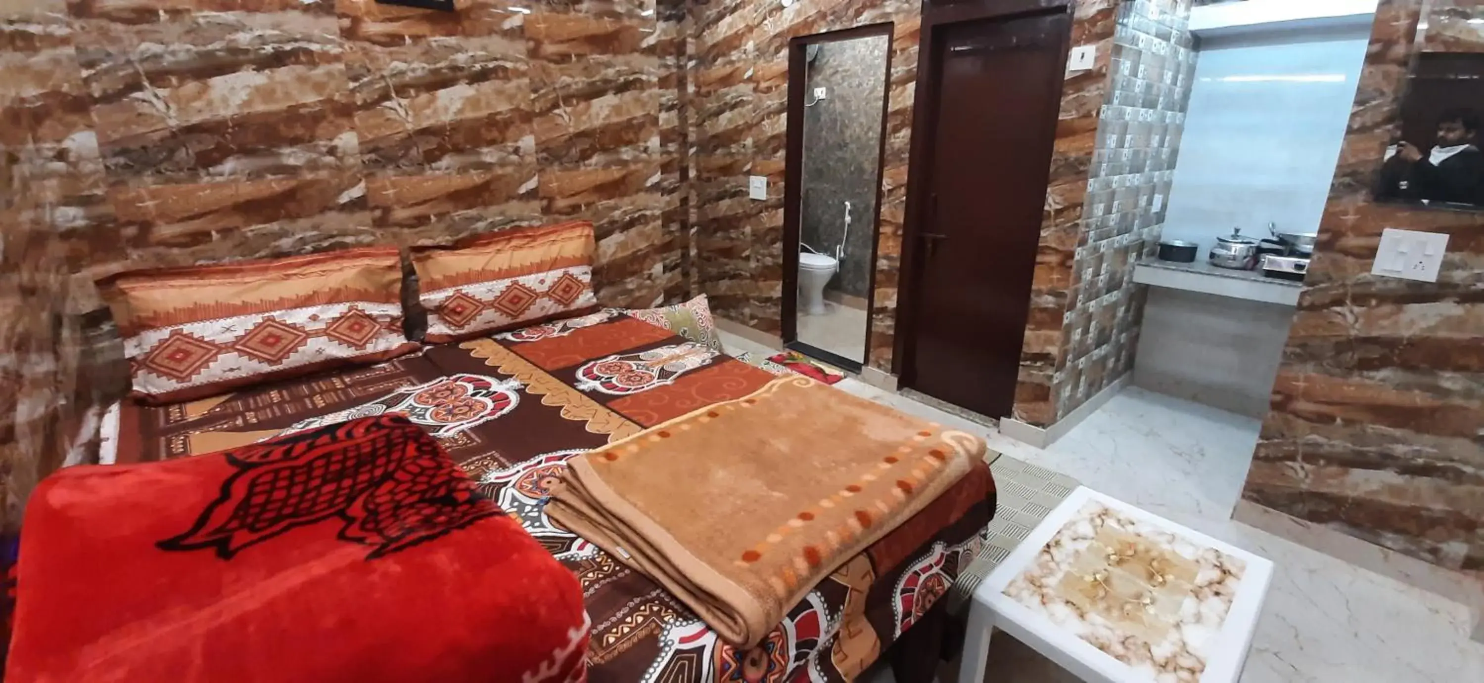 Luxury flat in foreigner areof lajpat nagar with fully equipped kitch Luxury flat in foreigner areof lajpat nagar with fully equipped kitch