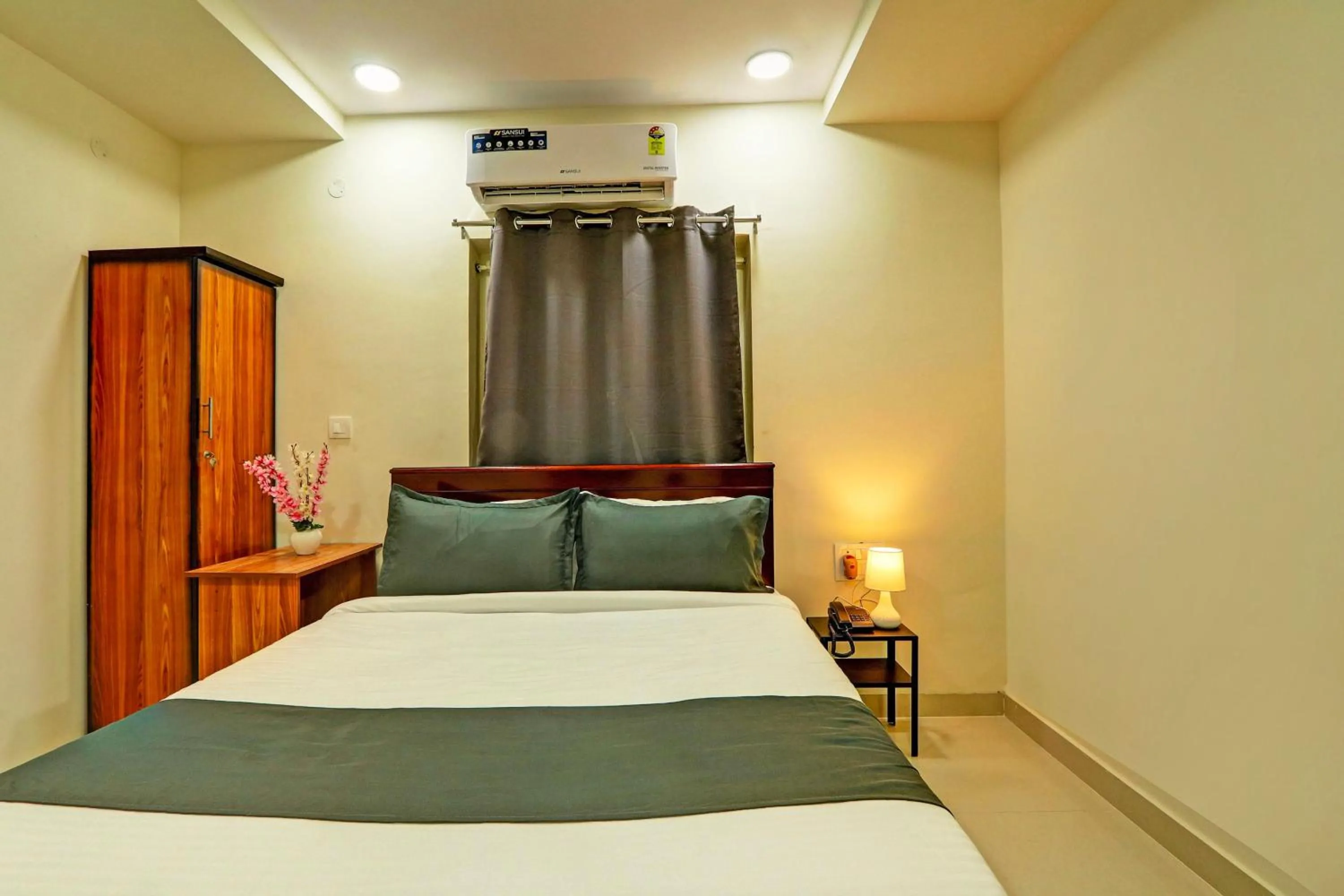 Bedroom, Bed in Hotel O JVP Hotels