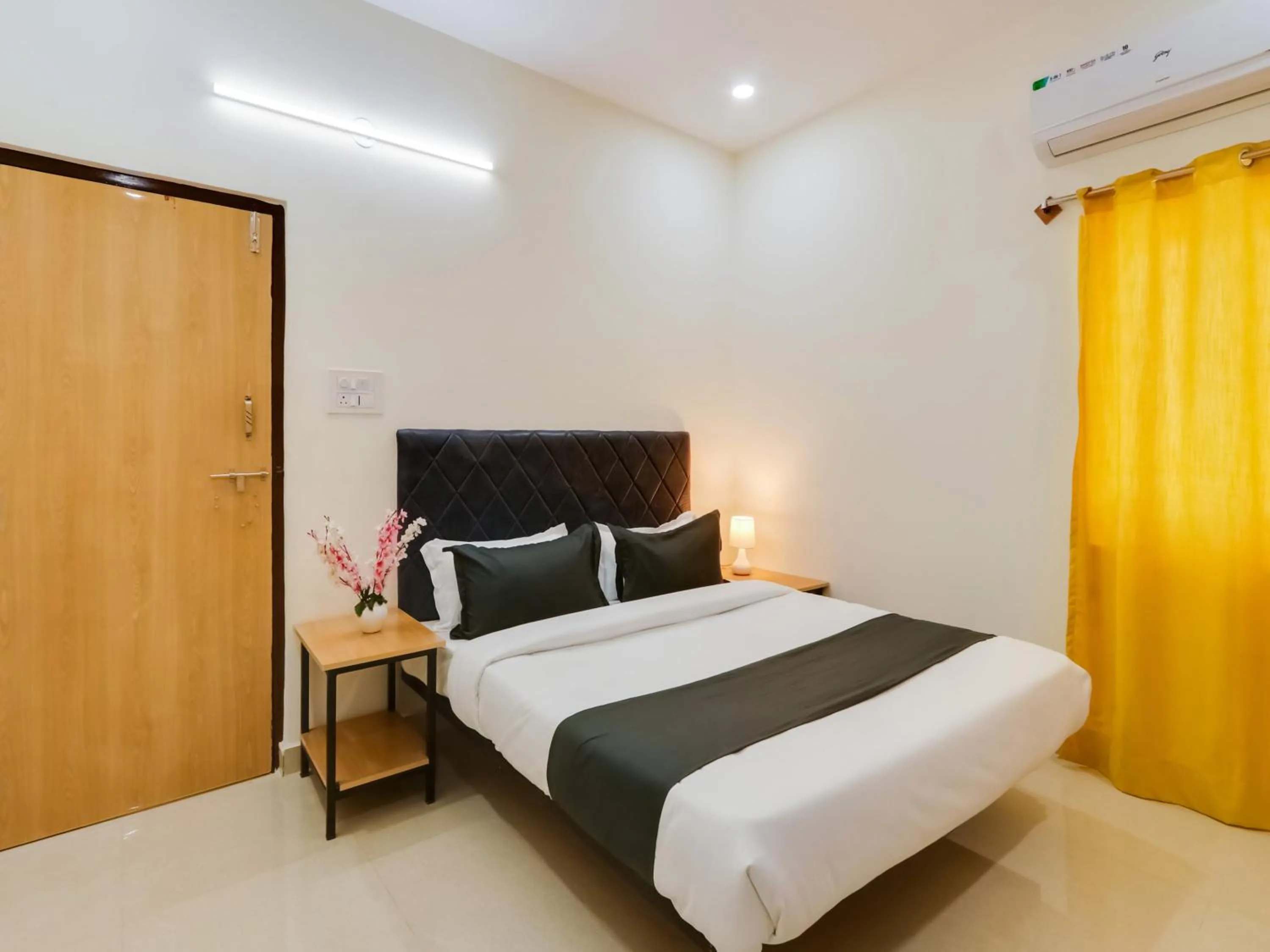 Bedroom, Bed in Super Collection O RBS Classic Stay Nacharam Mallapur Road