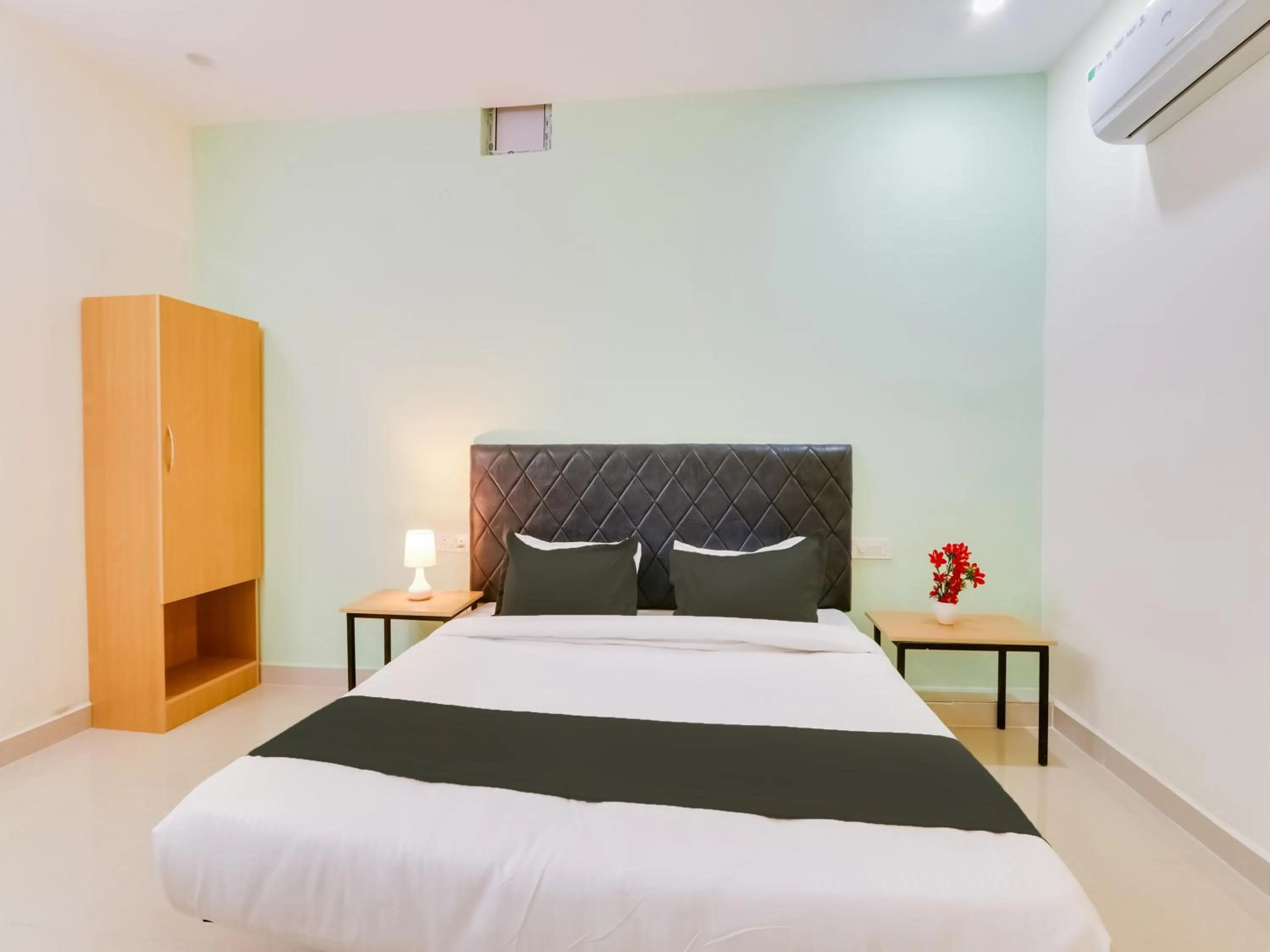 Bedroom, Bed in Super Collection O RBS Classic Stay Nacharam Mallapur Road