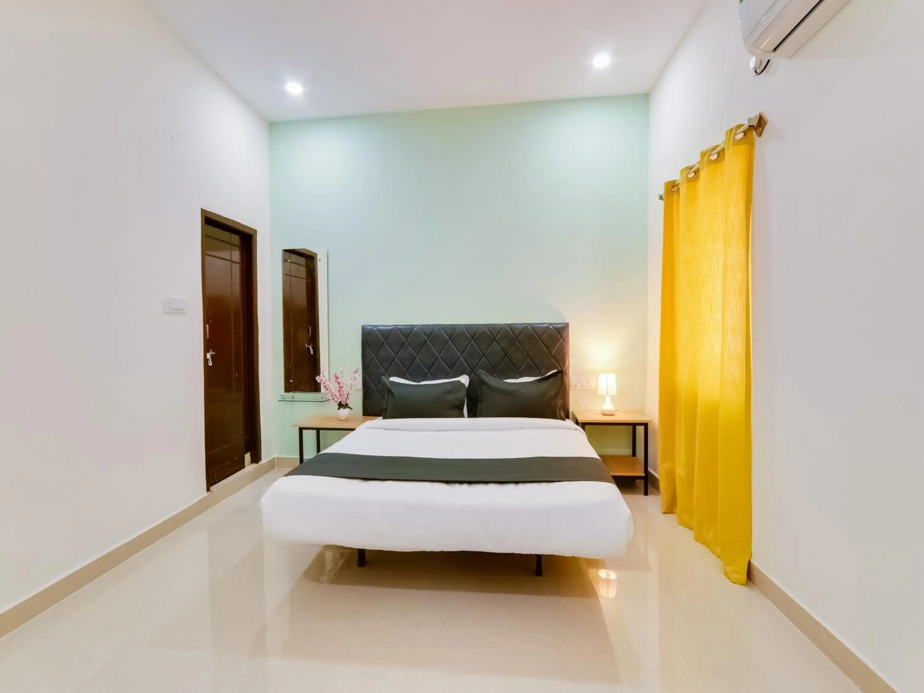 Bedroom, Bed in Super Collection O RBS Classic Stay Nacharam Mallapur Road