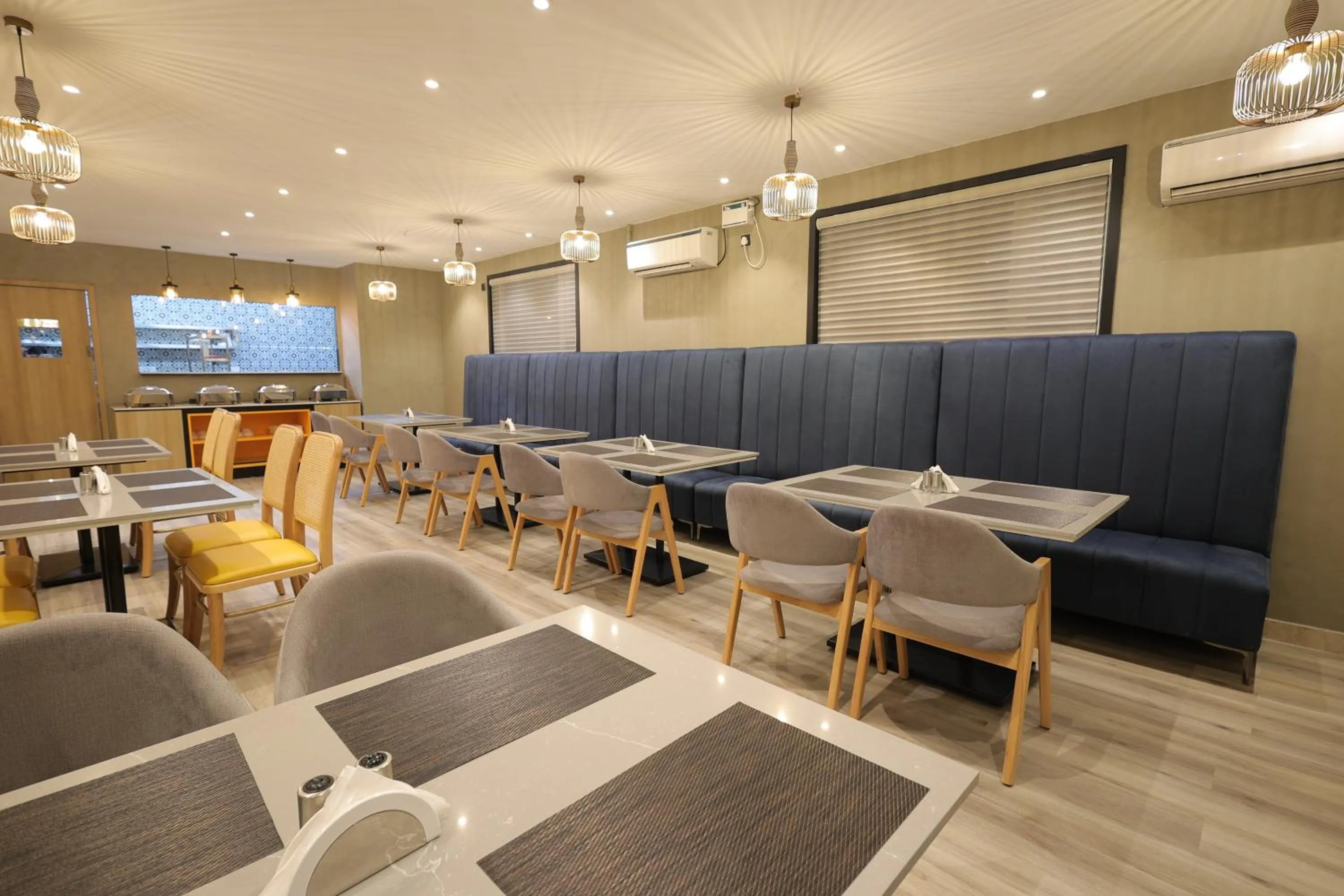 Restaurant/places to eat in Aurum Keys By VYDA