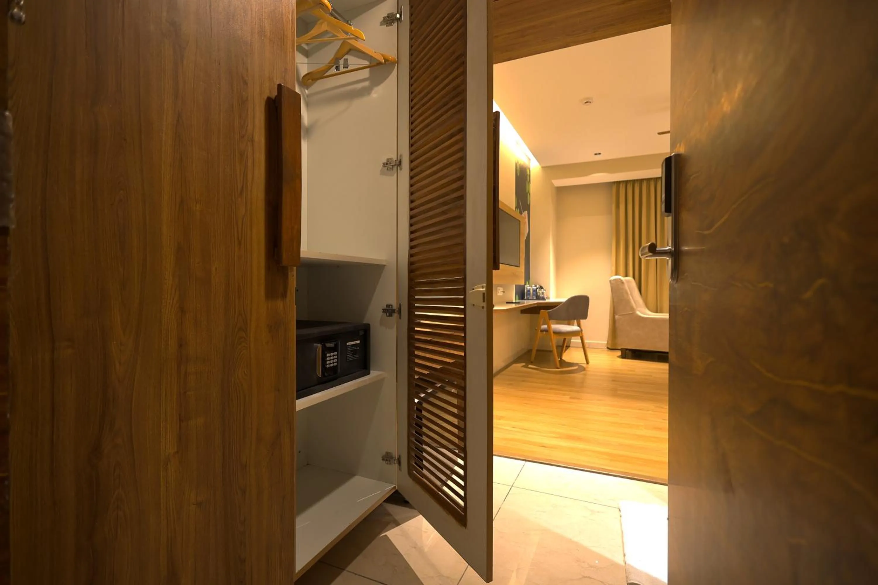 wardrobe in Aurum Keys By VYDA