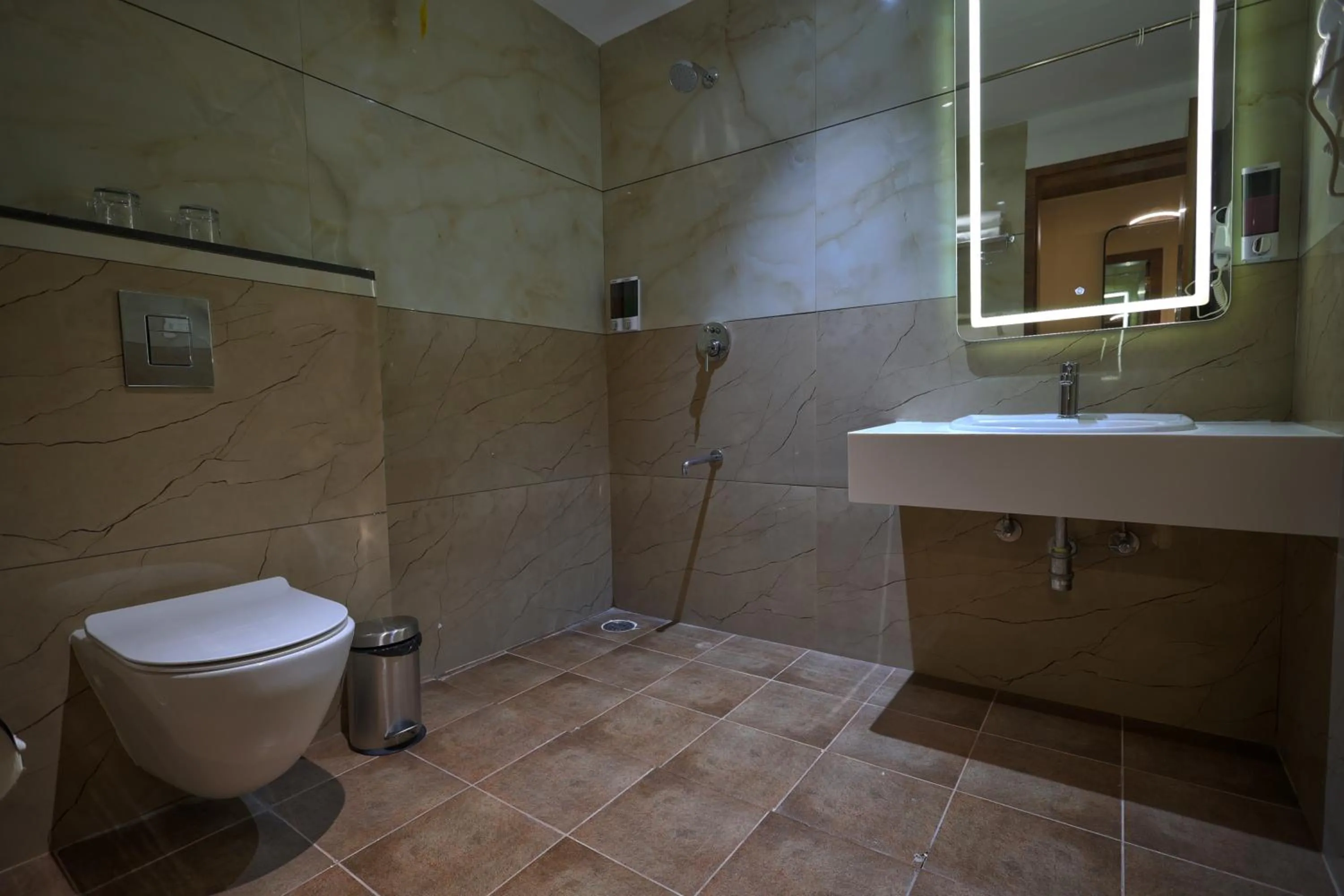 Shower in Aurum Keys By VYDA
