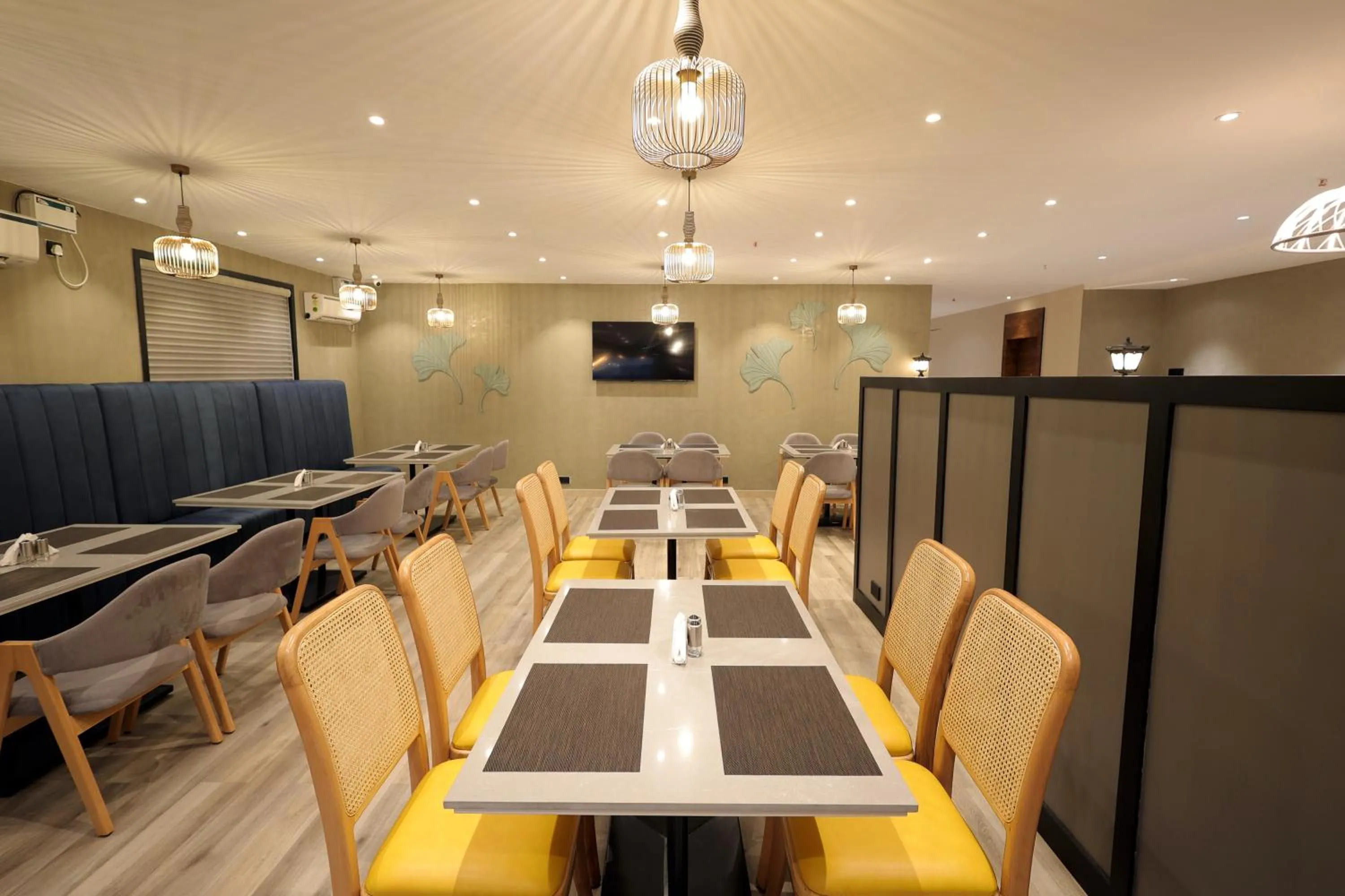 Restaurant/places to eat in Aurum Keys By VYDA