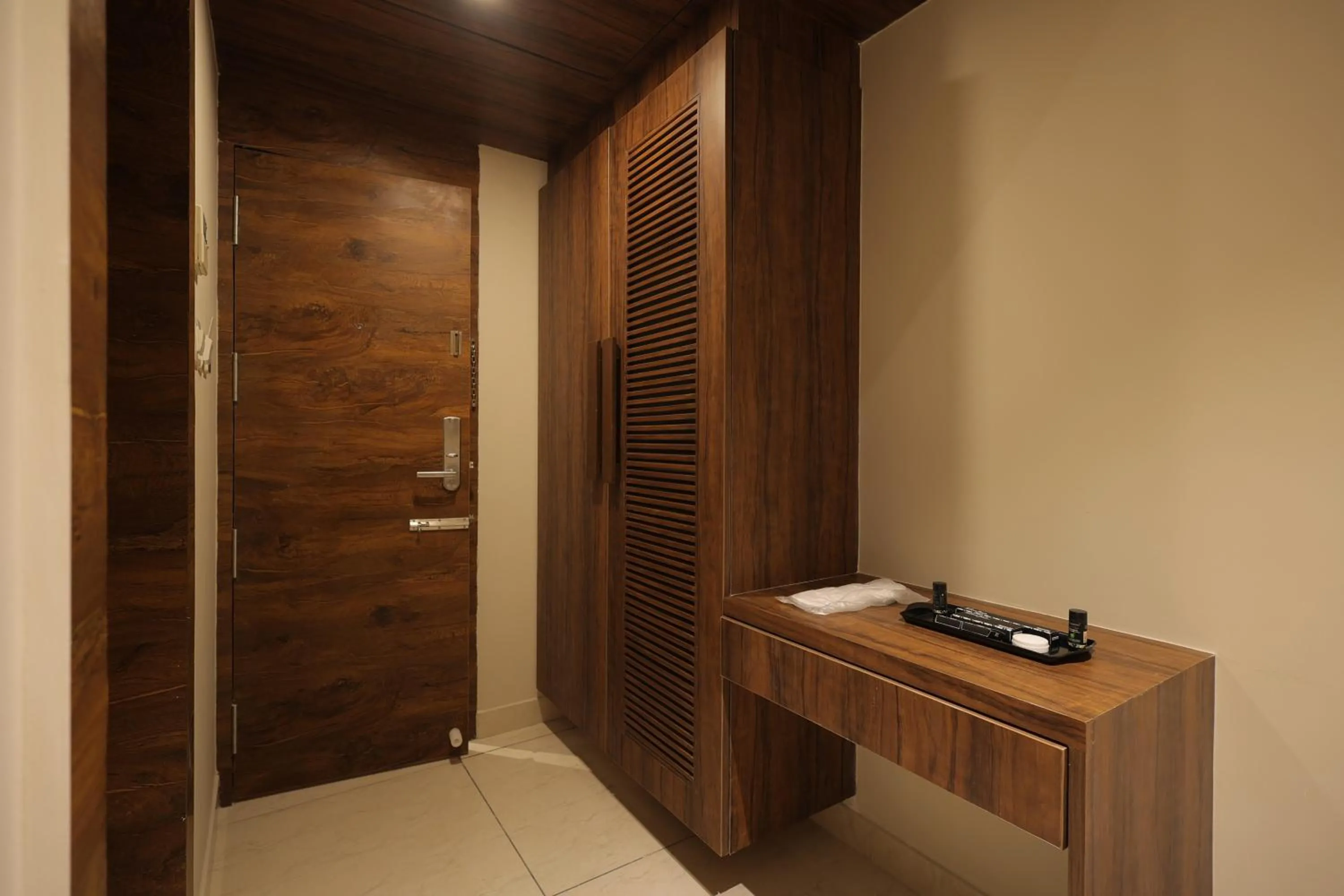 wardrobe in Aurum Keys By VYDA