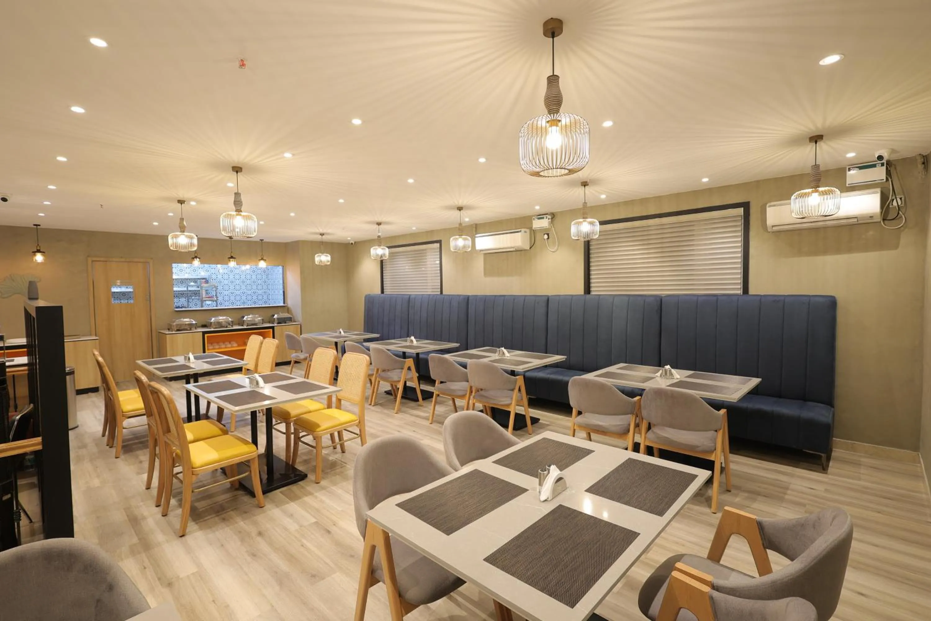 Restaurant/places to eat in Aurum Keys By VYDA