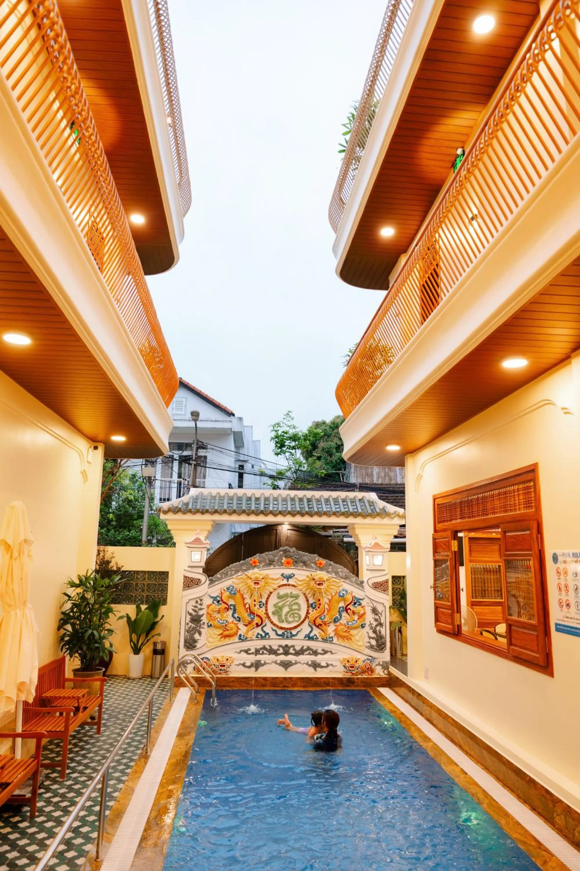 Pool view in 75 Garden INN