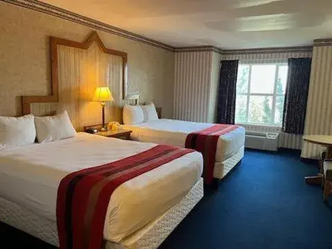 Horseshu Hotel Two Queen Smoking - Across the Street from Cactus Petes Resort Casino (No Resort Fee) in Cactus Petes Resort & Horseshu Hotel Horseshu Hotel Two Queen Smoking - Across the Street from Cactus Petes Resort Casino (No Resort Fee) in Cactus Petes Resort & Horseshu Hotel