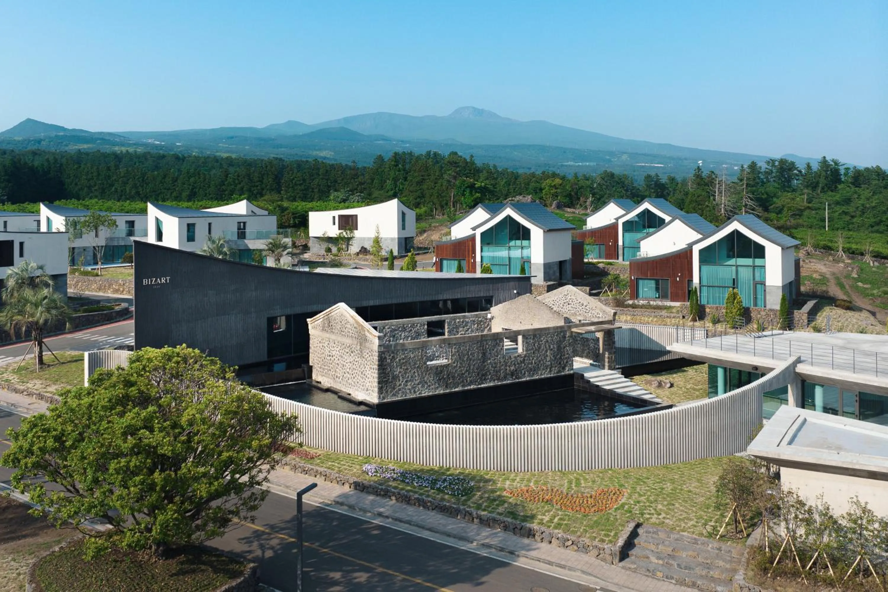 Property building in Yakmaeul