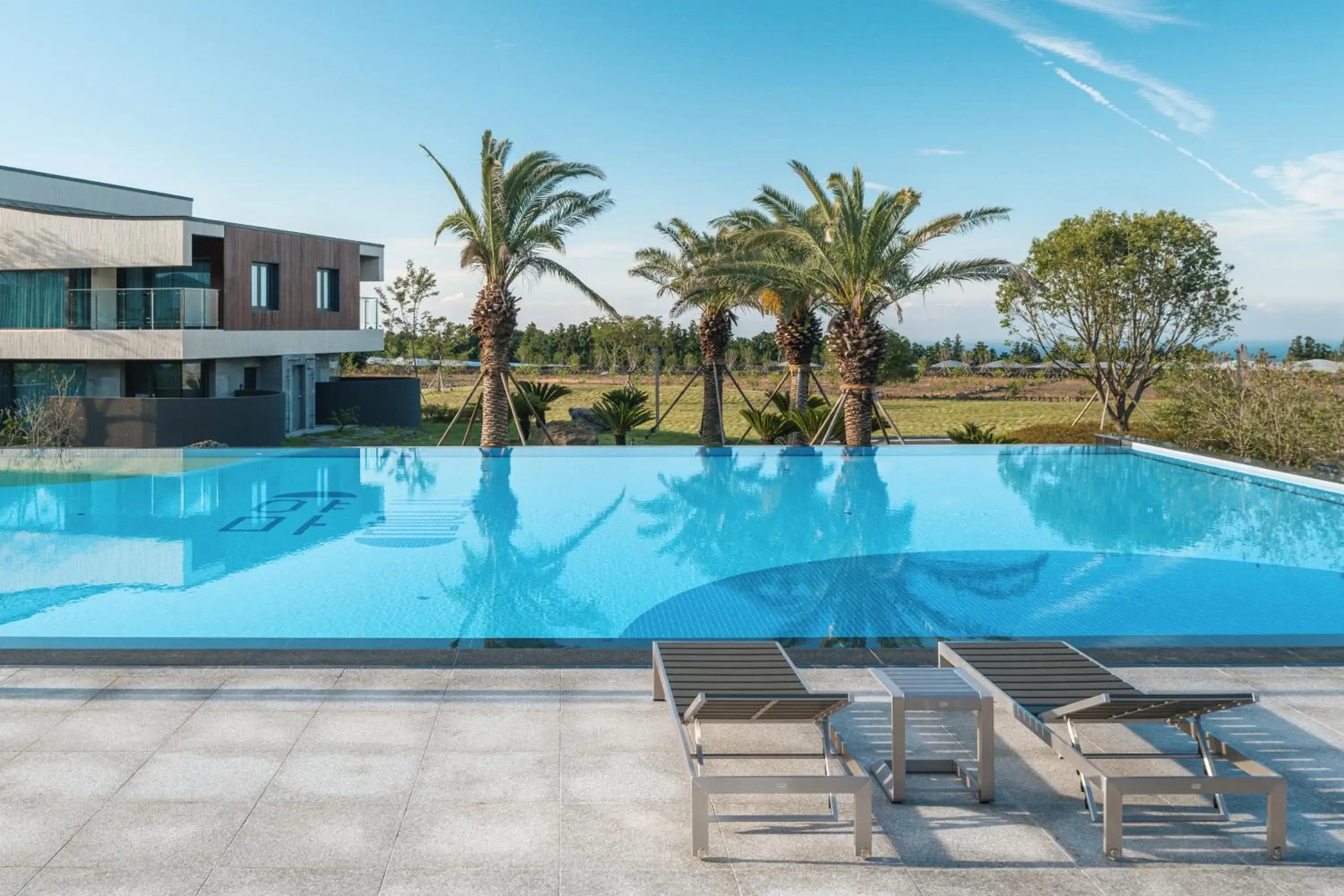 Swimming pool in Yakmaeul Swimming pool in Yakmaeul