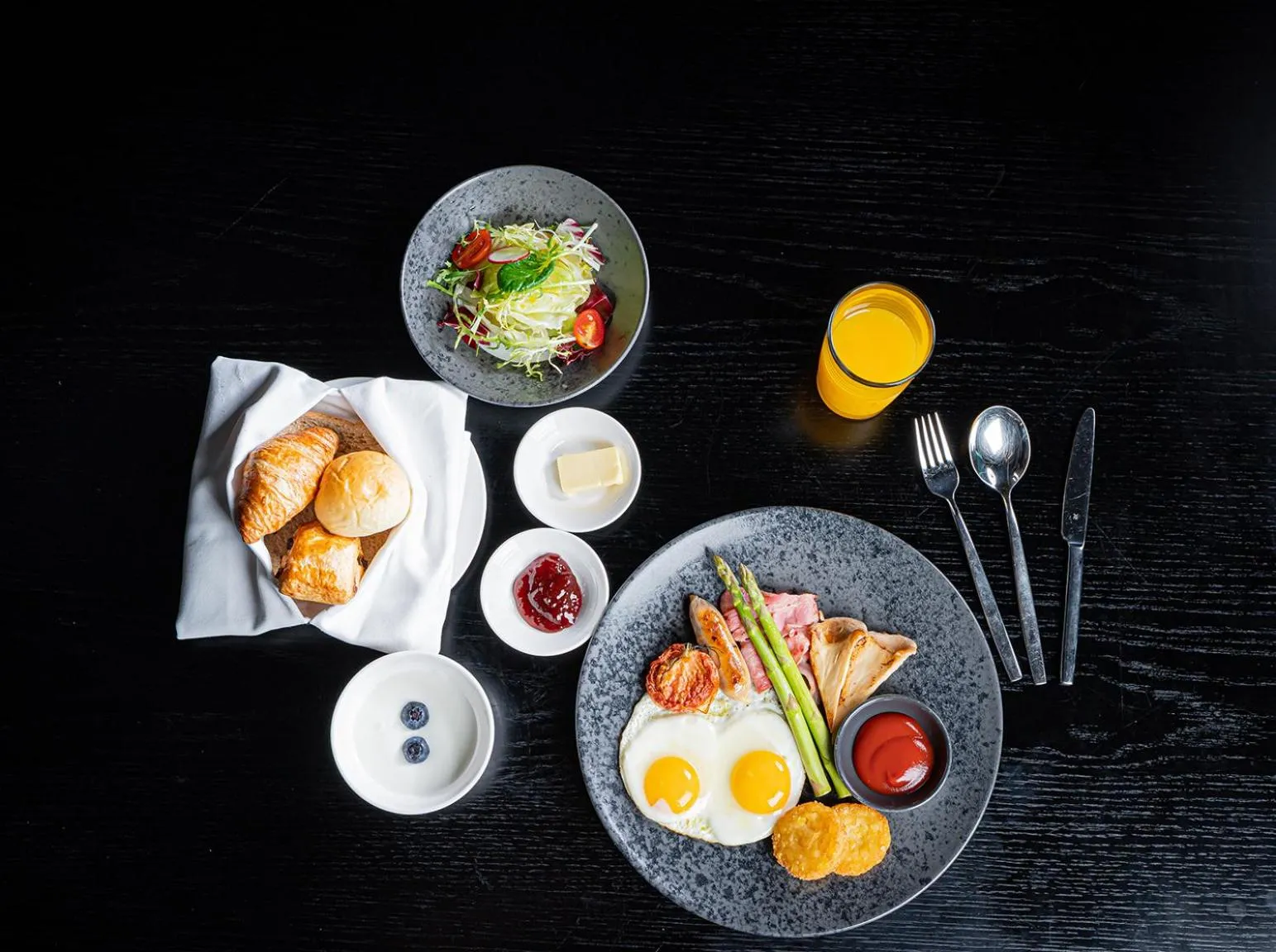 Breakfast in Yakmaeul