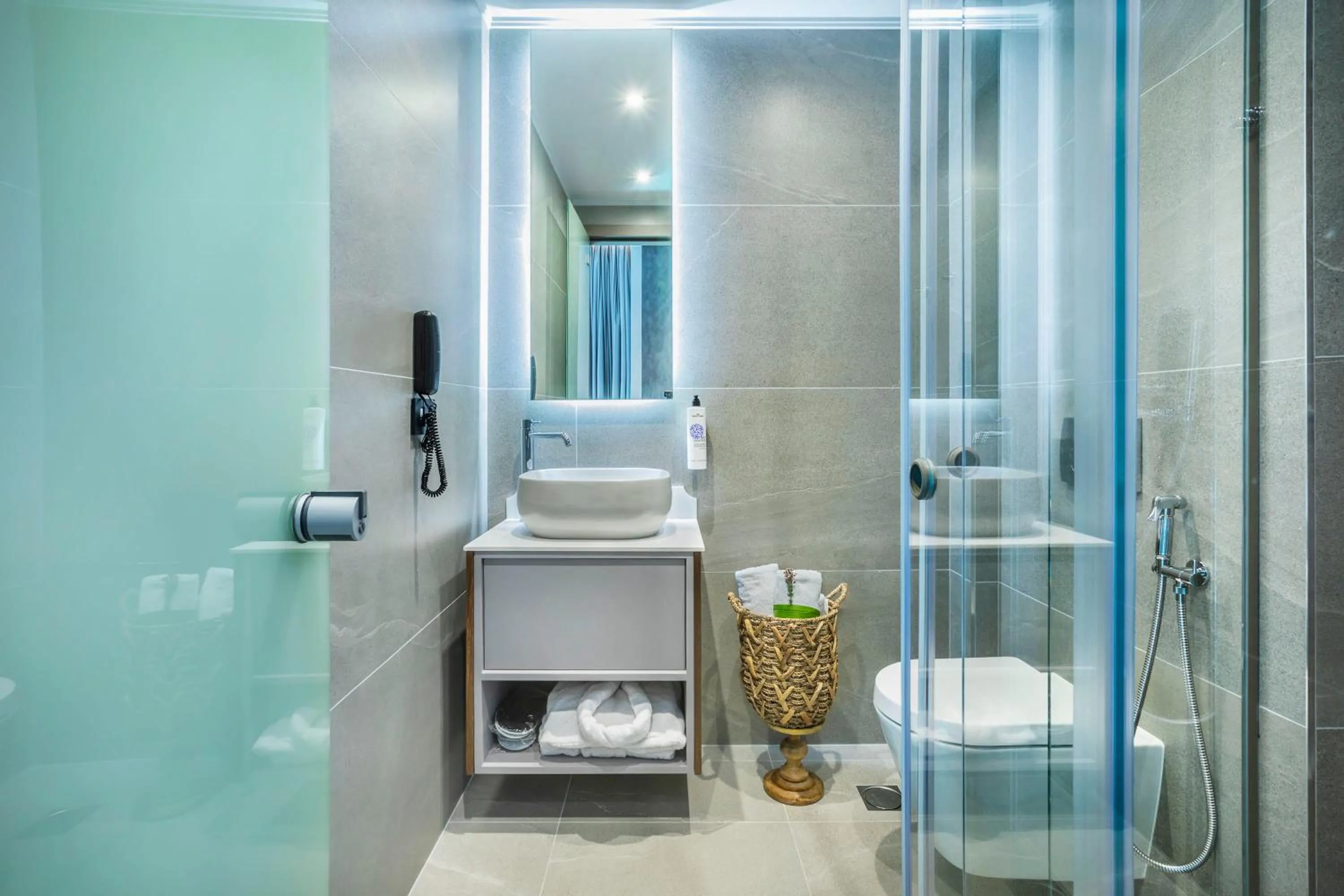 Shower in Luuks Luxury Accommodation