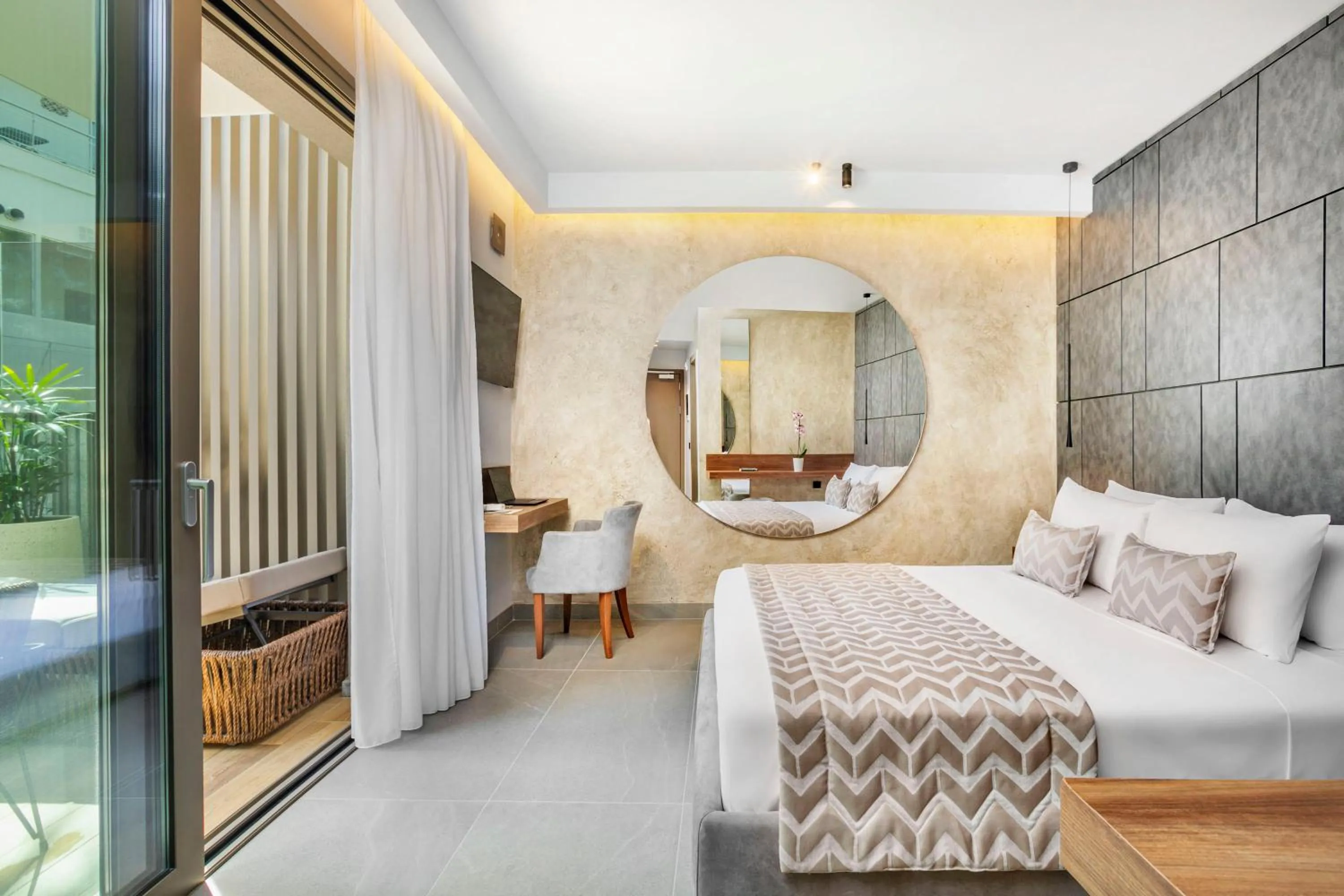 Photo of the whole room, Bed in Luuks Luxury Accommodation