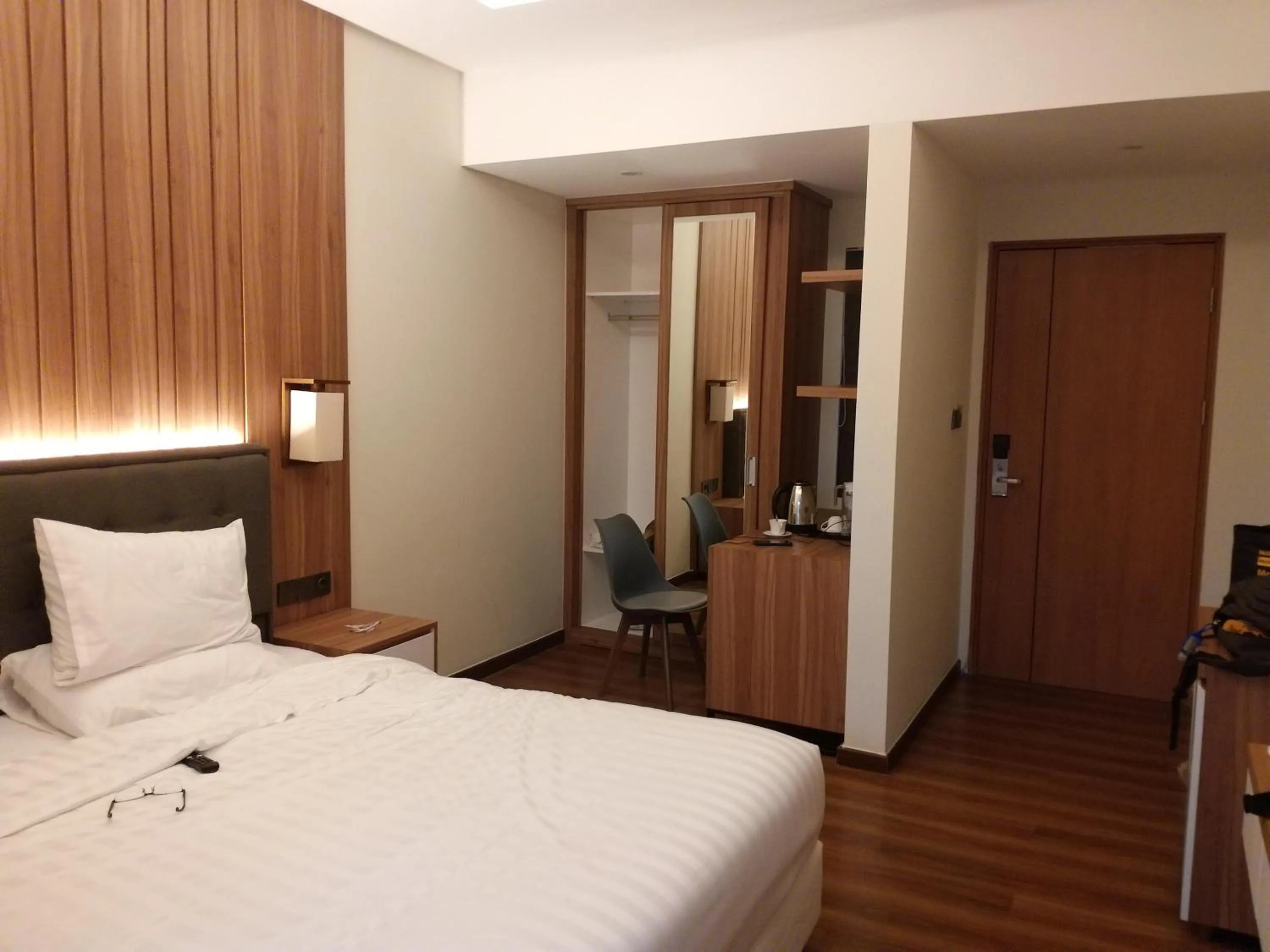 Bed in Urbanview Hotel Nardis Living near UMY