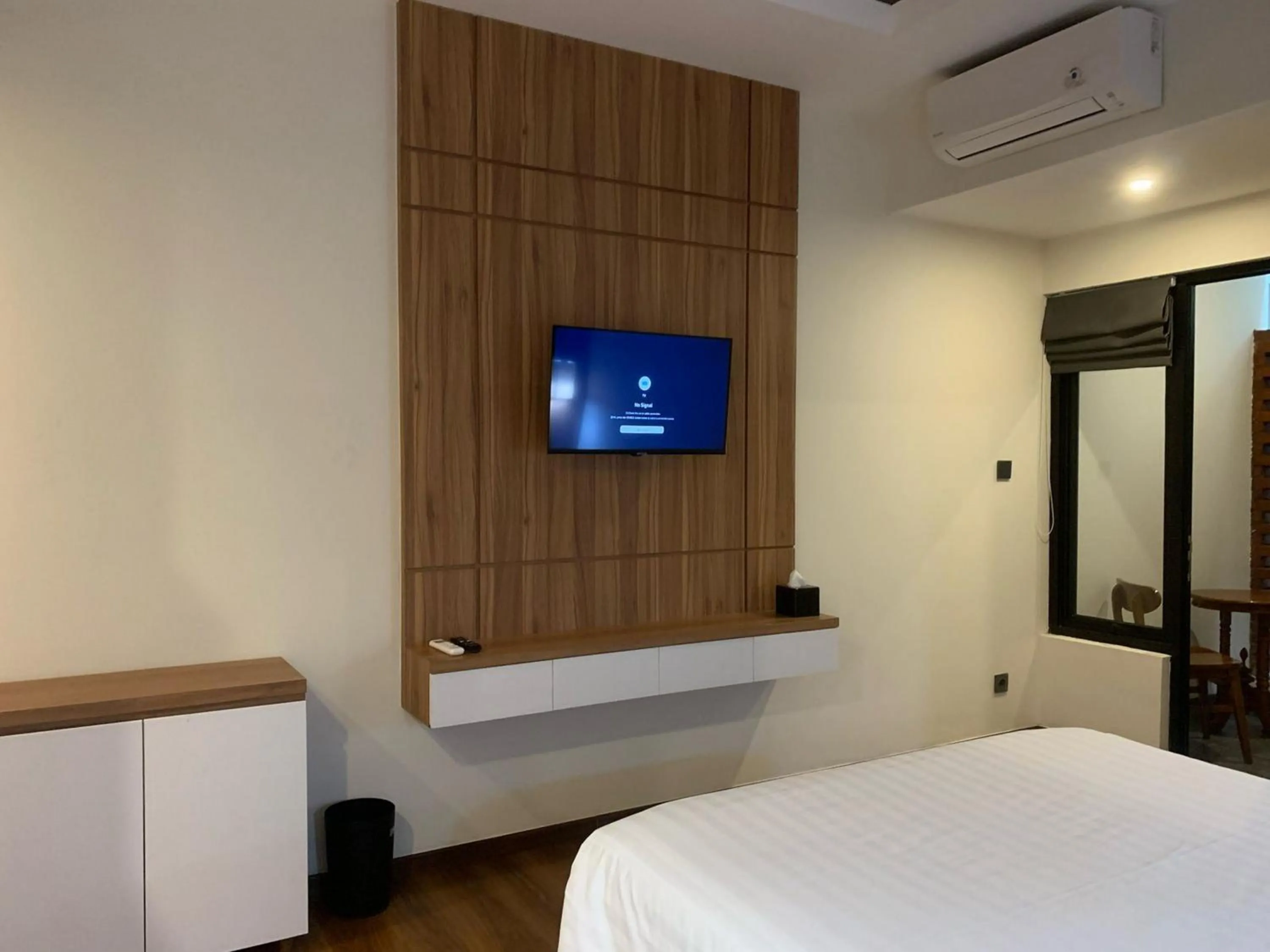 Bed in Urbanview Hotel Nardis Living near UMY