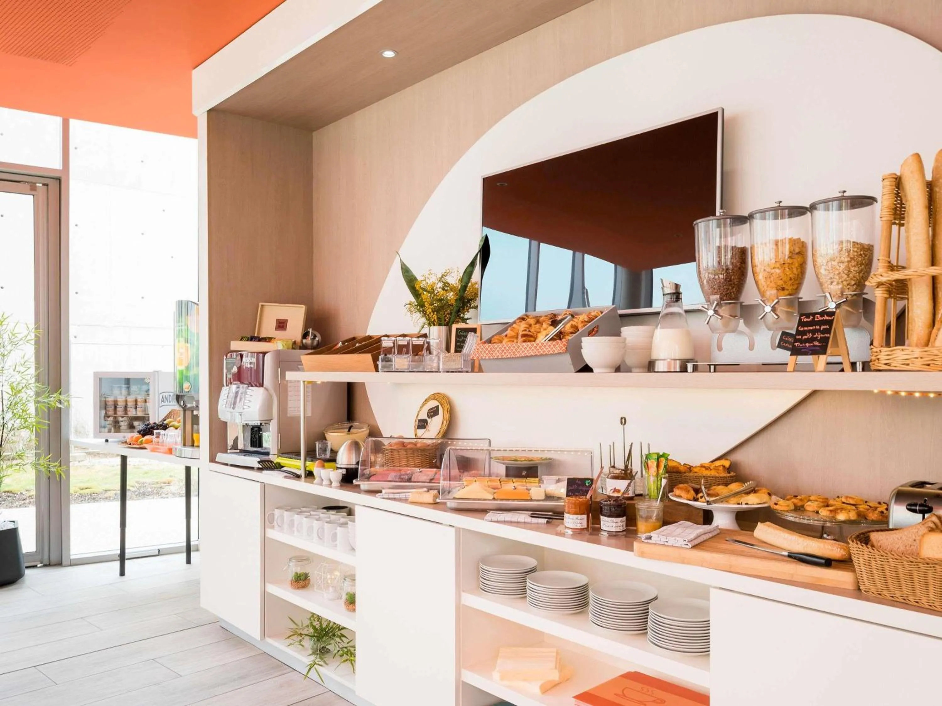 Breakfast in Aparthotel Adagio Access Paris Massy Gare