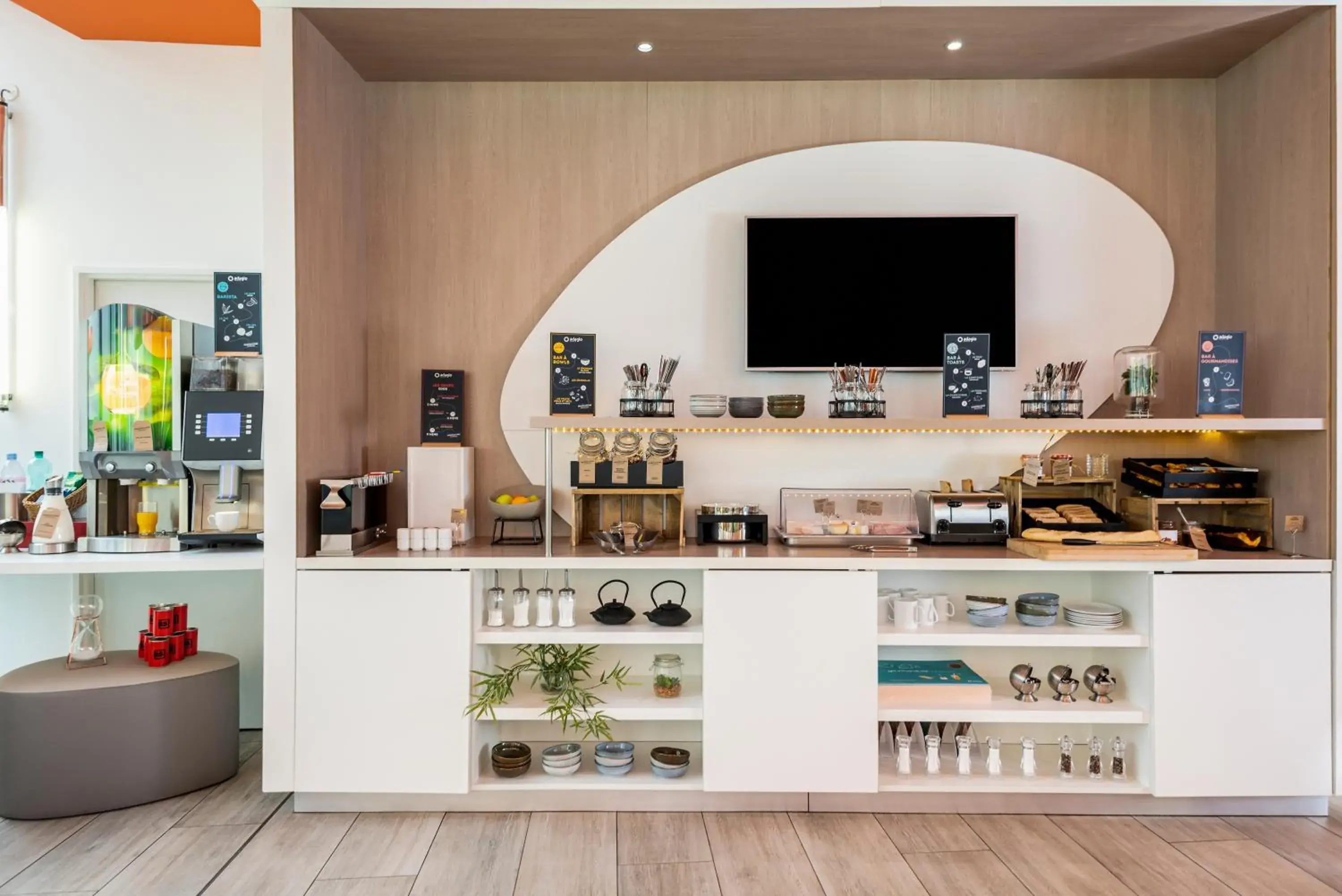 Breakfast in Aparthotel Adagio Access Paris Massy Gare Breakfast in Aparthotel Adagio Access Paris Massy Gare