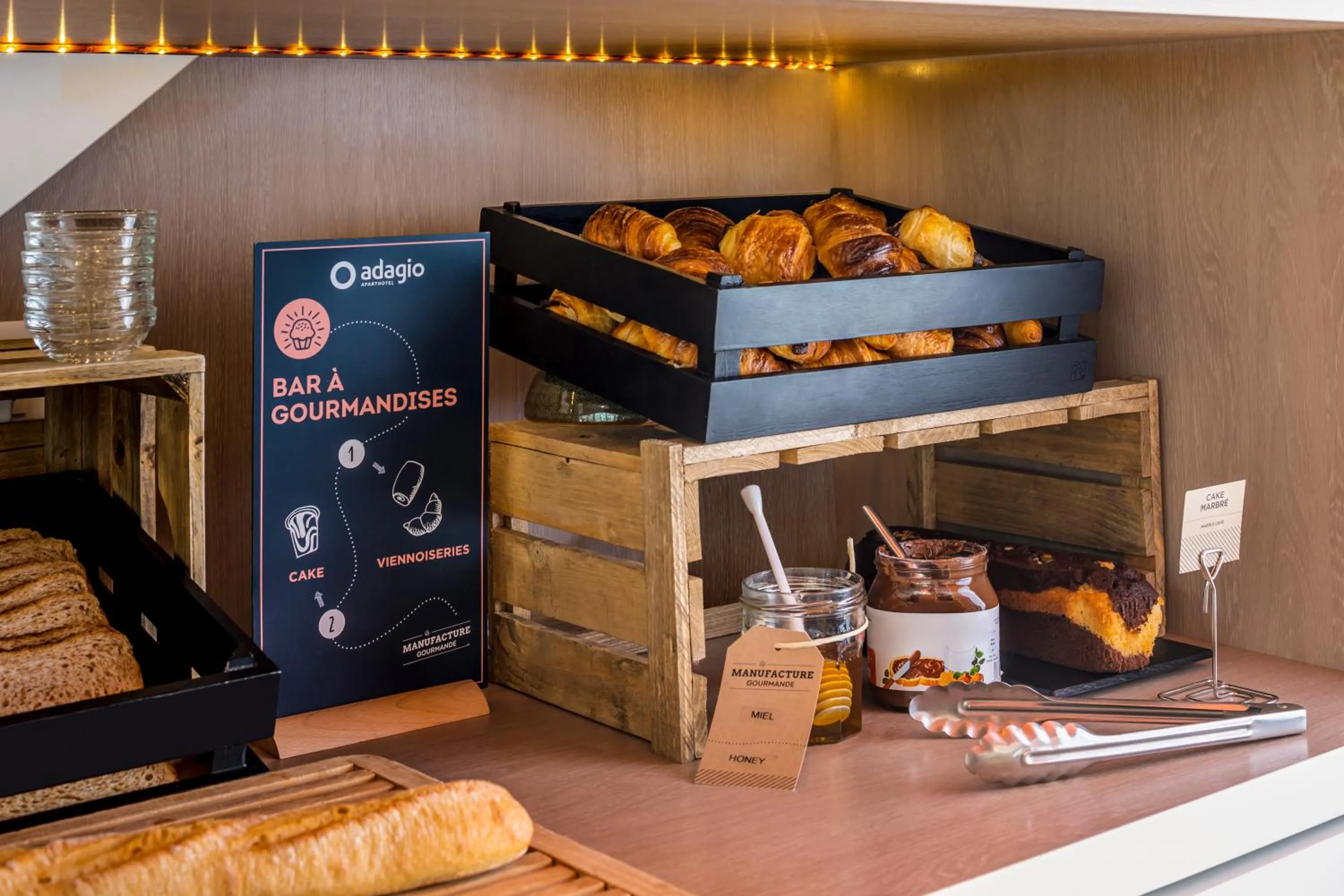 Food in Aparthotel Adagio Access Paris Massy Gare