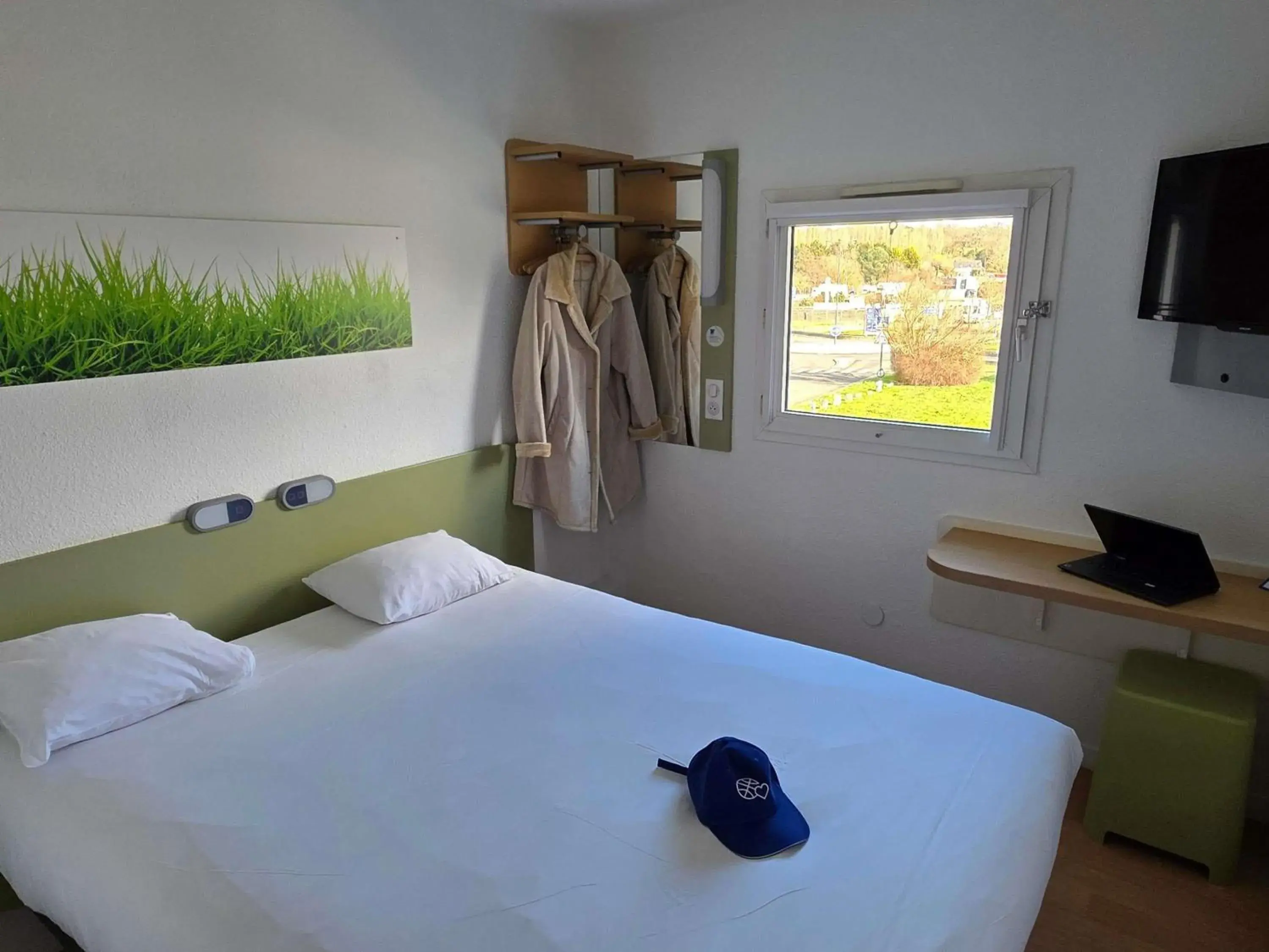 Bedroom, Bed in Ibis Budget Angers Parc des Expositions Bedroom, Bed in Ibis Budget Angers Parc des Expositions