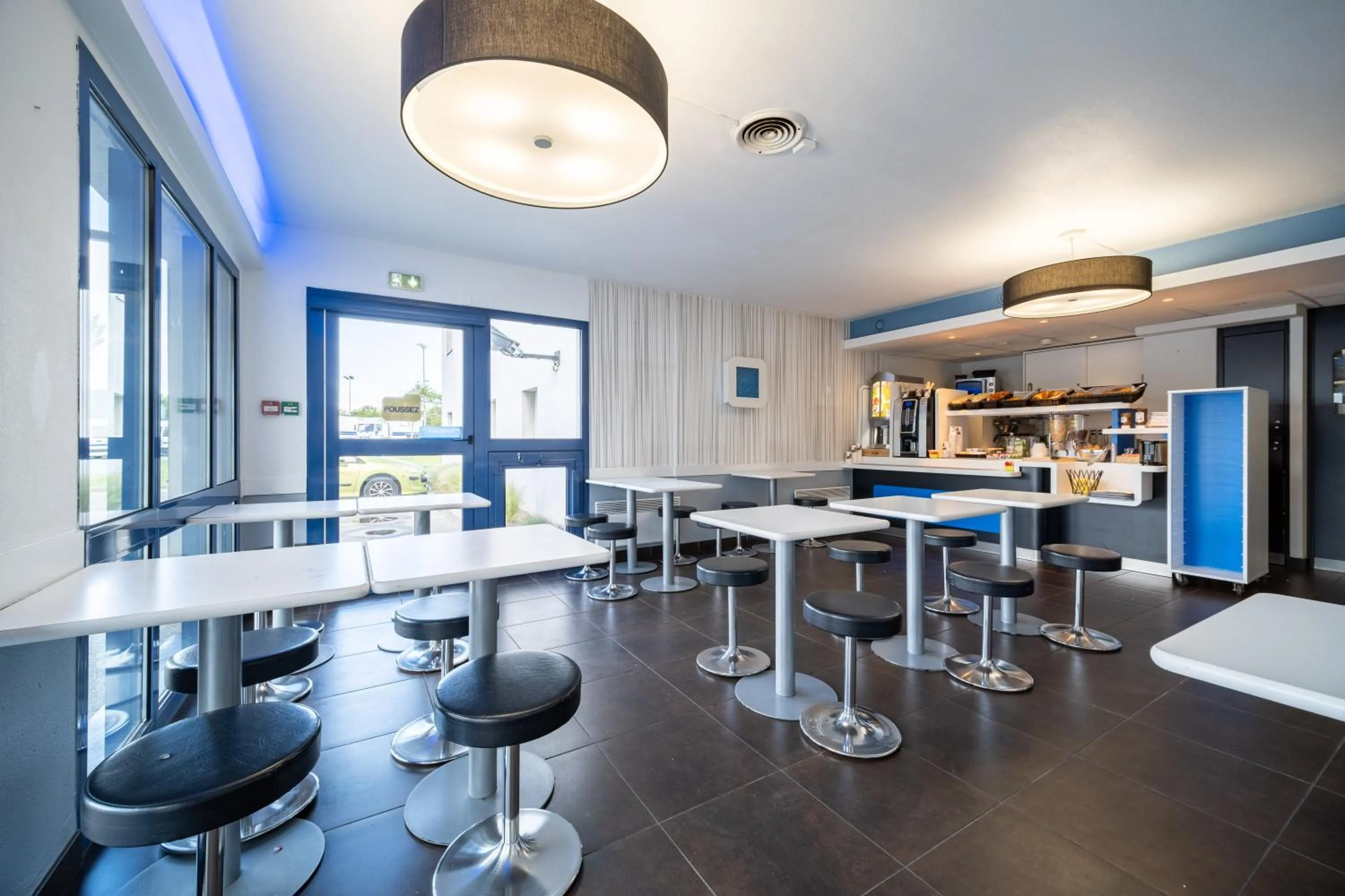 Buffet breakfast in B&B HOTEL Calais Terminal Cité Europe 2 étoiles