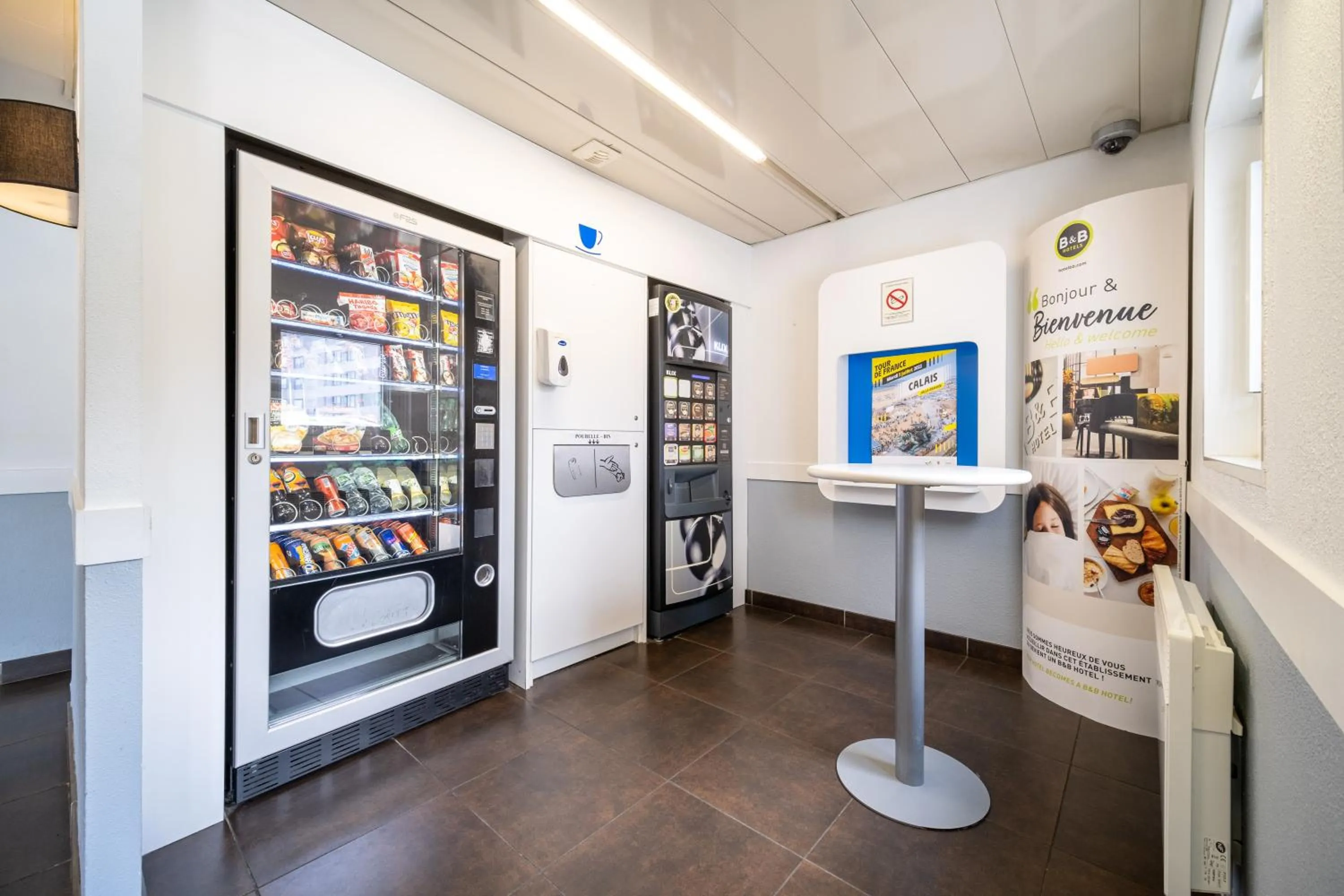 vending machine in B&B HOTEL Calais Terminal Cité Europe 2 étoiles