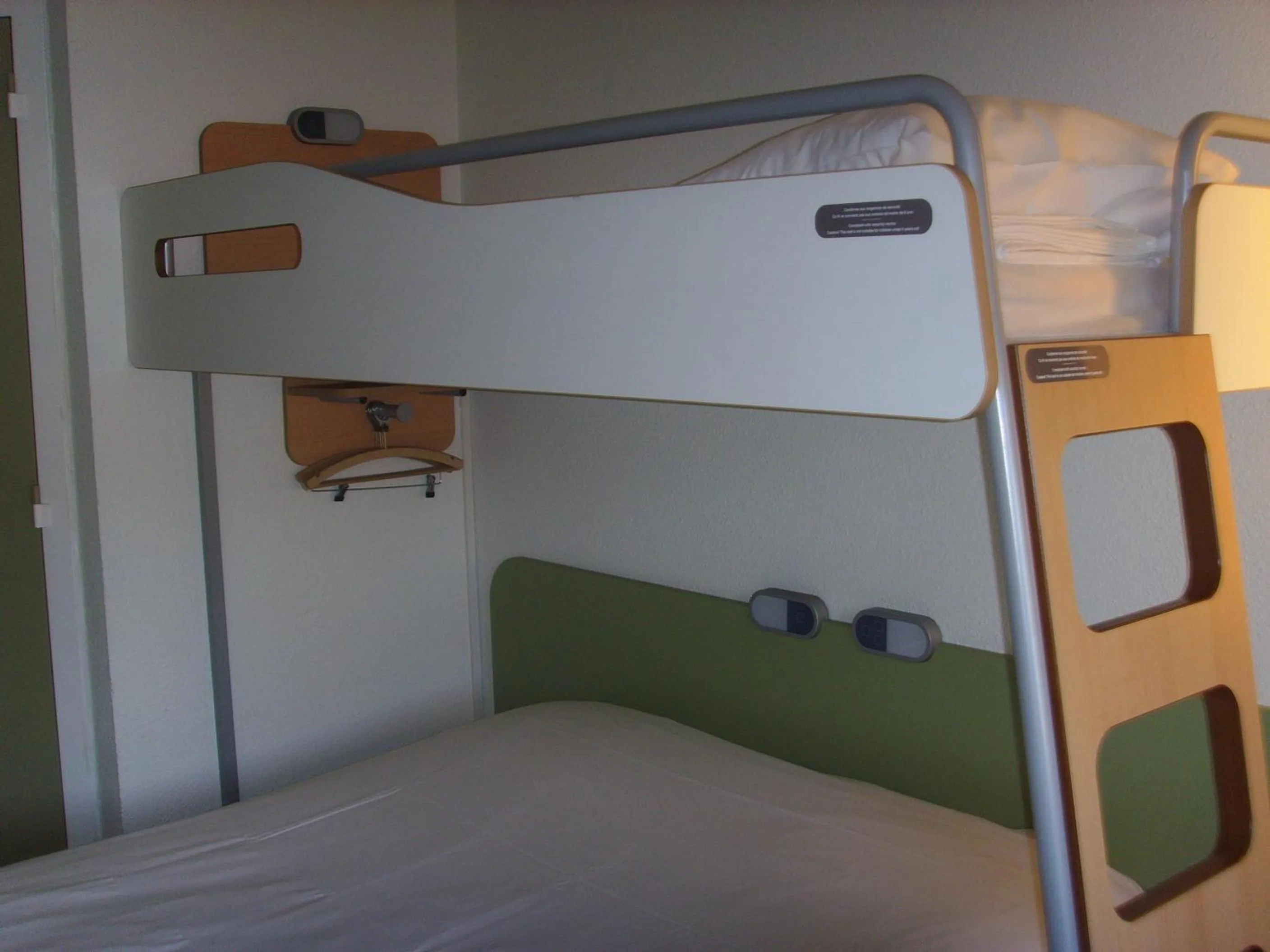 Bed in ibis budget L'Isle Adam