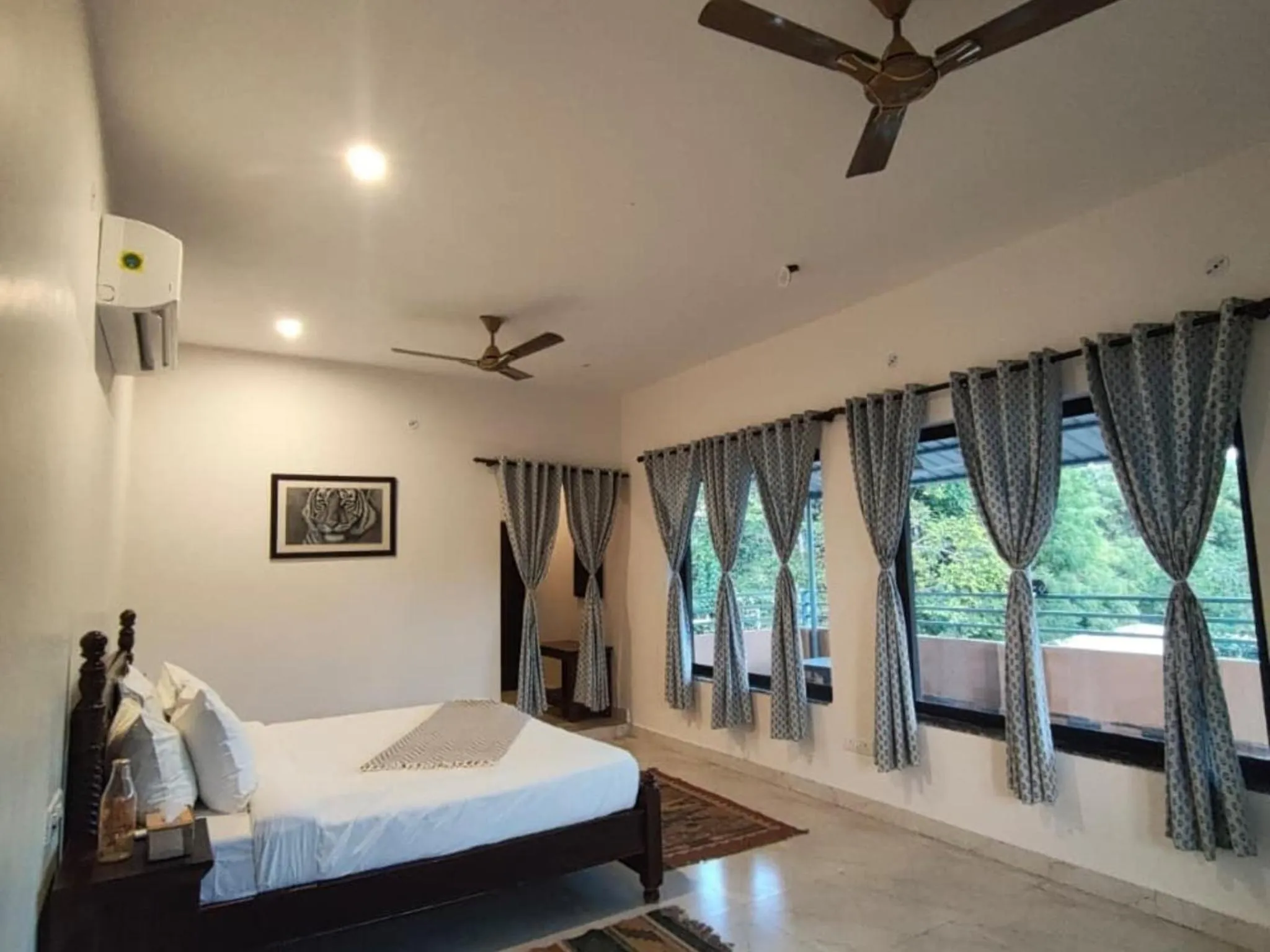 Photo of the whole room, Bed in Moustache Ranthambore Luxuria