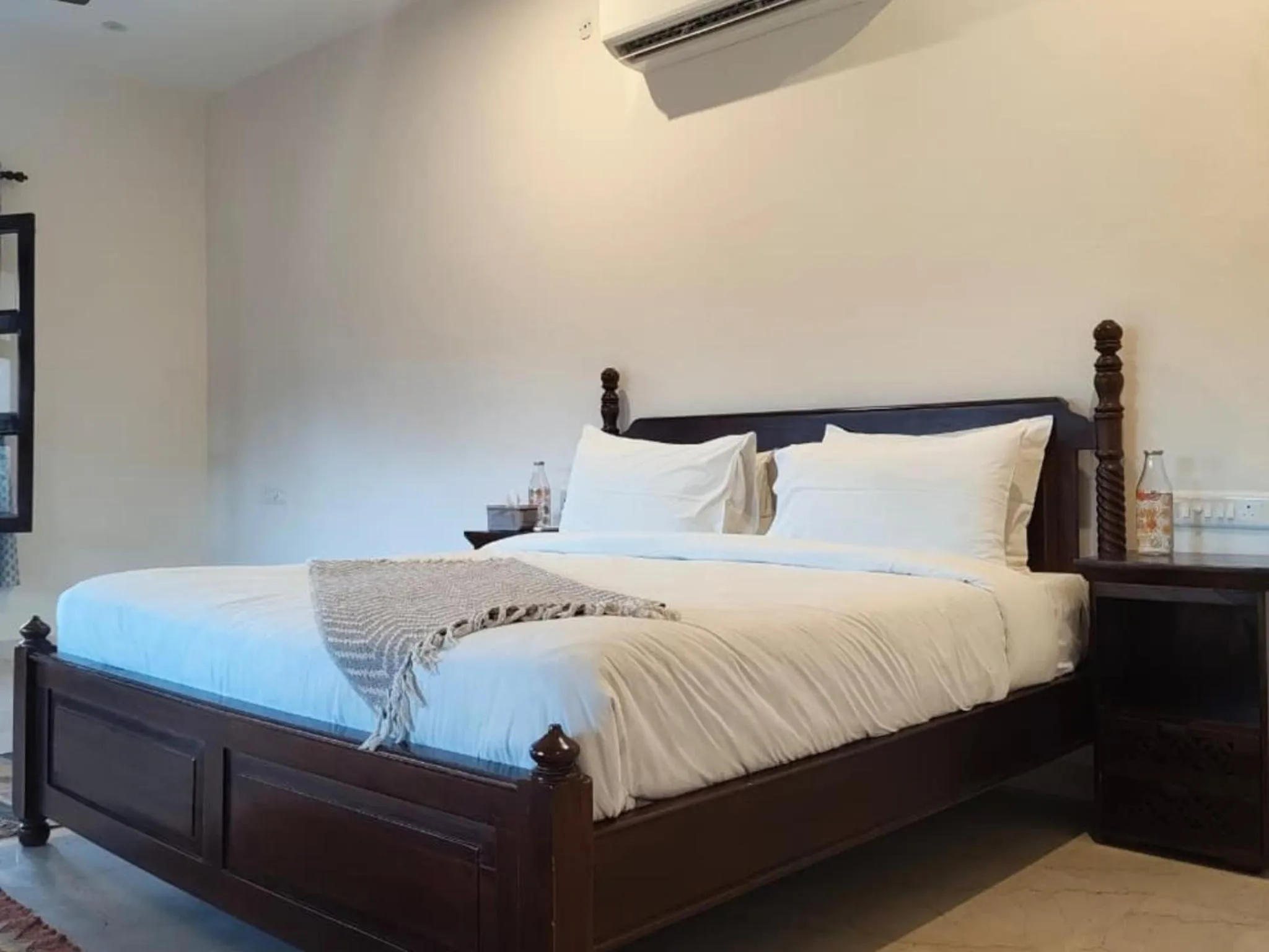 Photo of the whole room, Bed in Moustache Ranthambore Luxuria