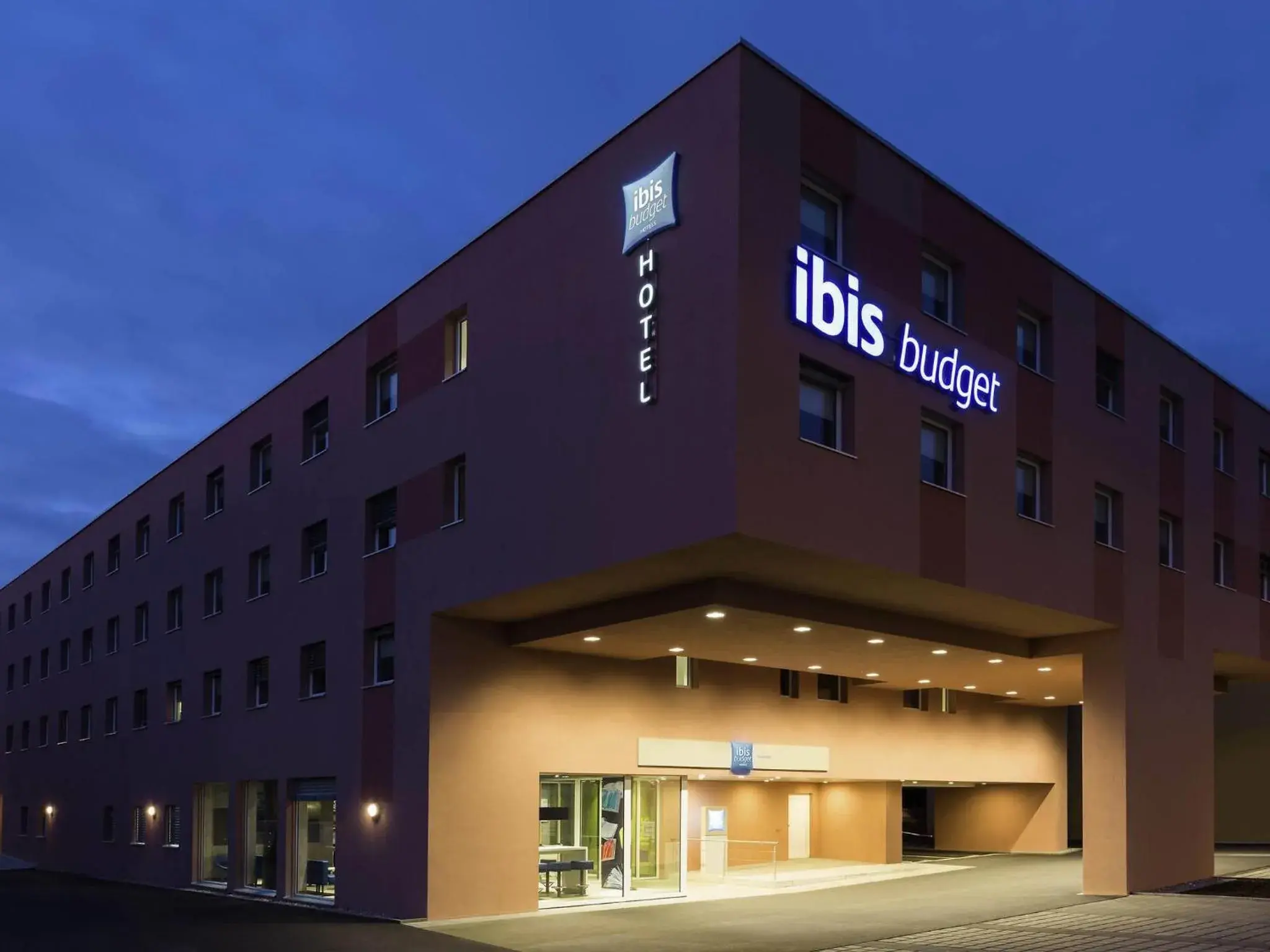 Property building in ibis budget Zurich Airport Property building in ibis budget Zurich Airport