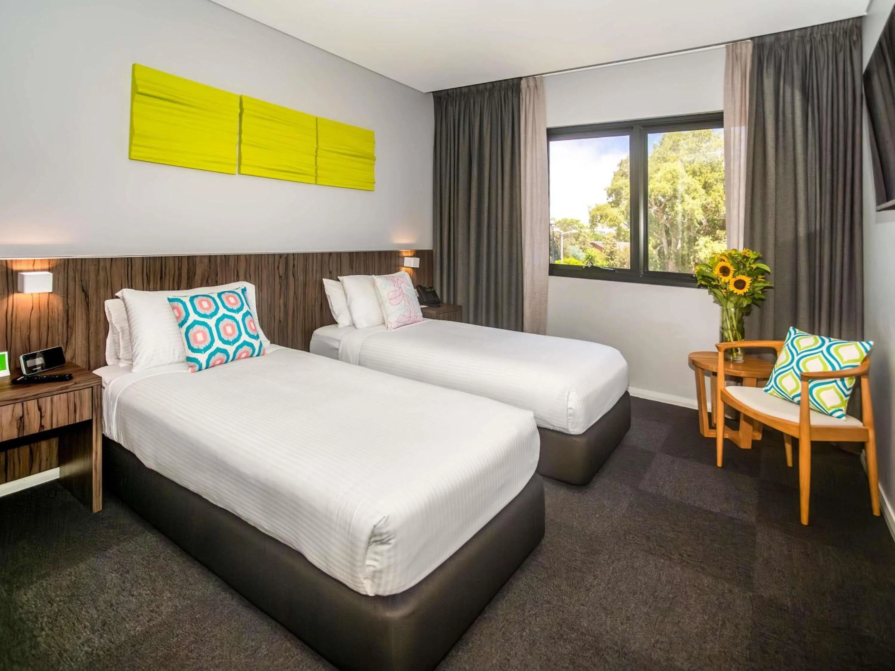 Bedroom, Bed in Ibis Styles The Entrance